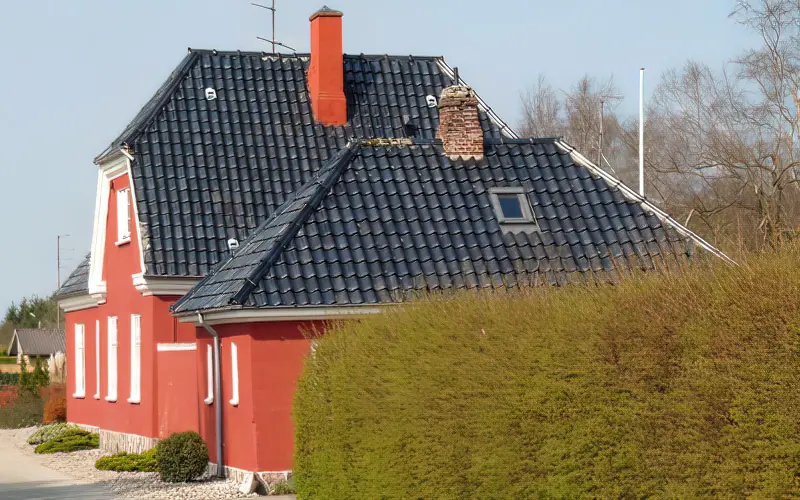 Billede af Harndrup Station set fra vejsiden.