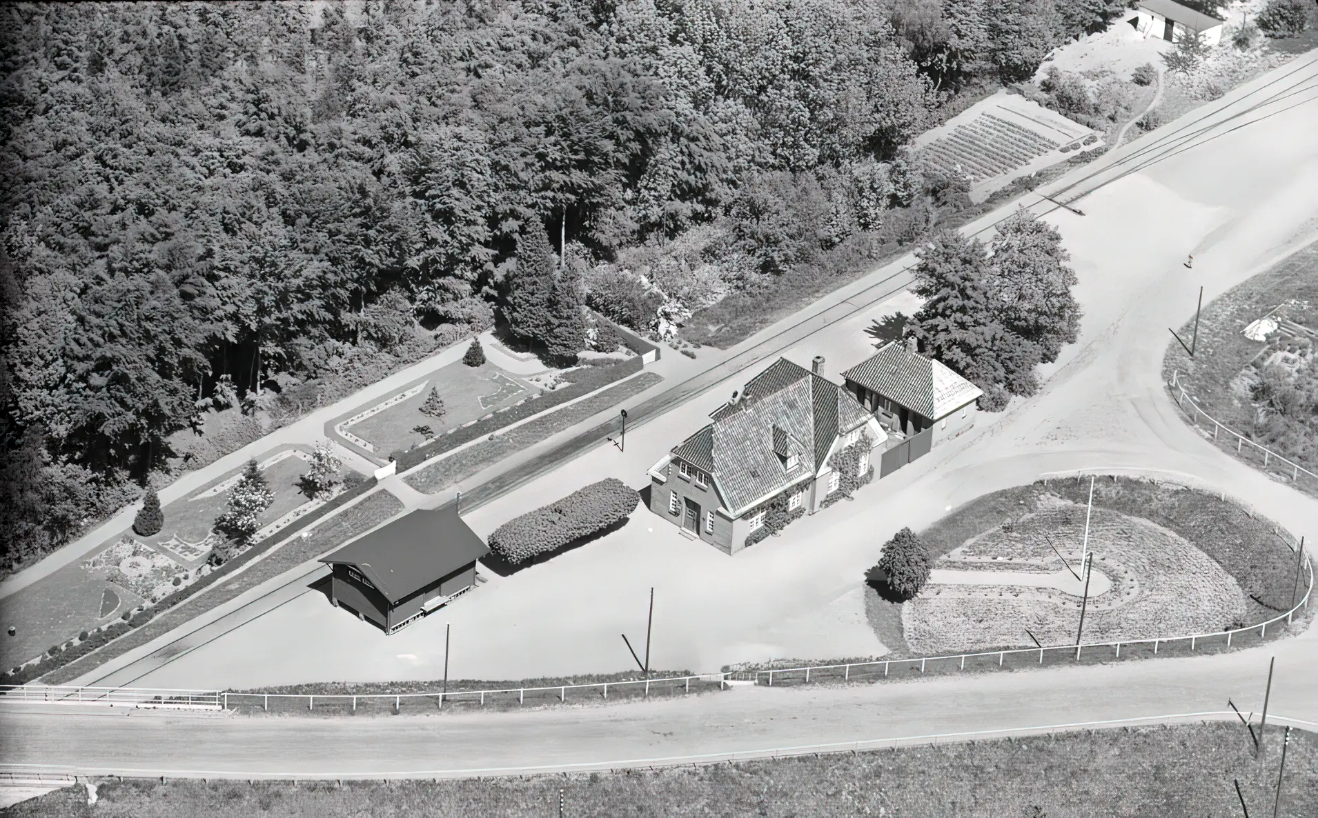 Billede af Holse Station. Billede af Holse Station.