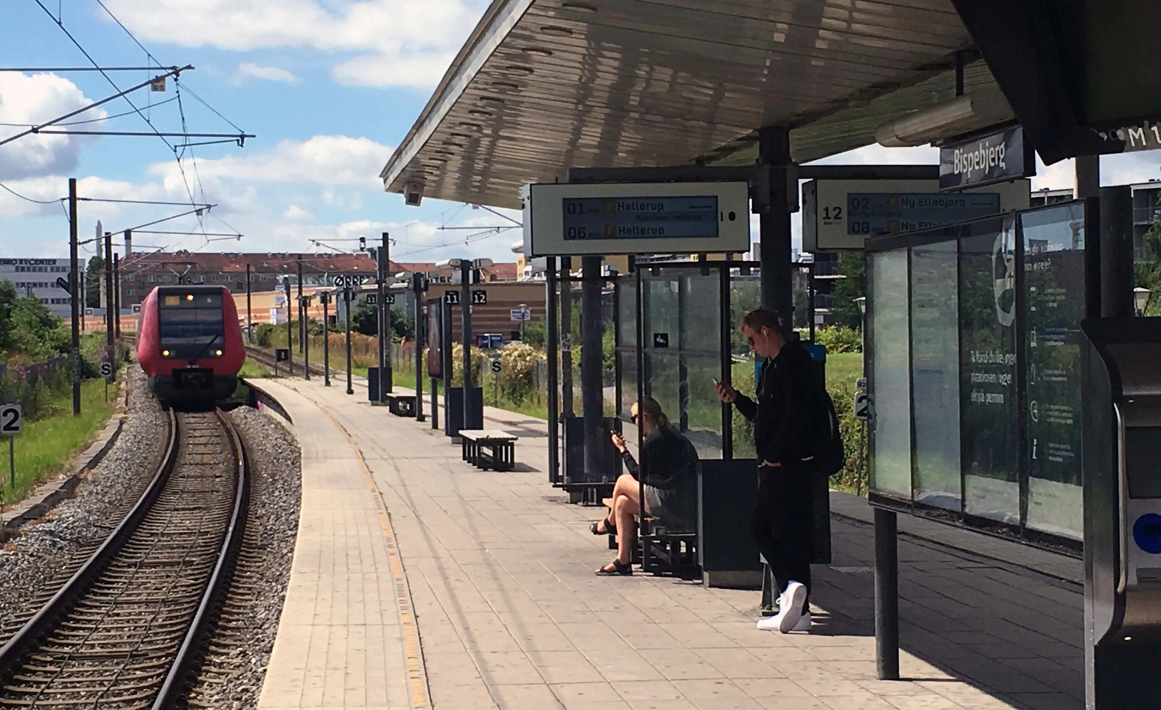 Billede af Bispebjerg S-togstrinbræt. Billede af Bispebjerg S-togstrinbræt.
