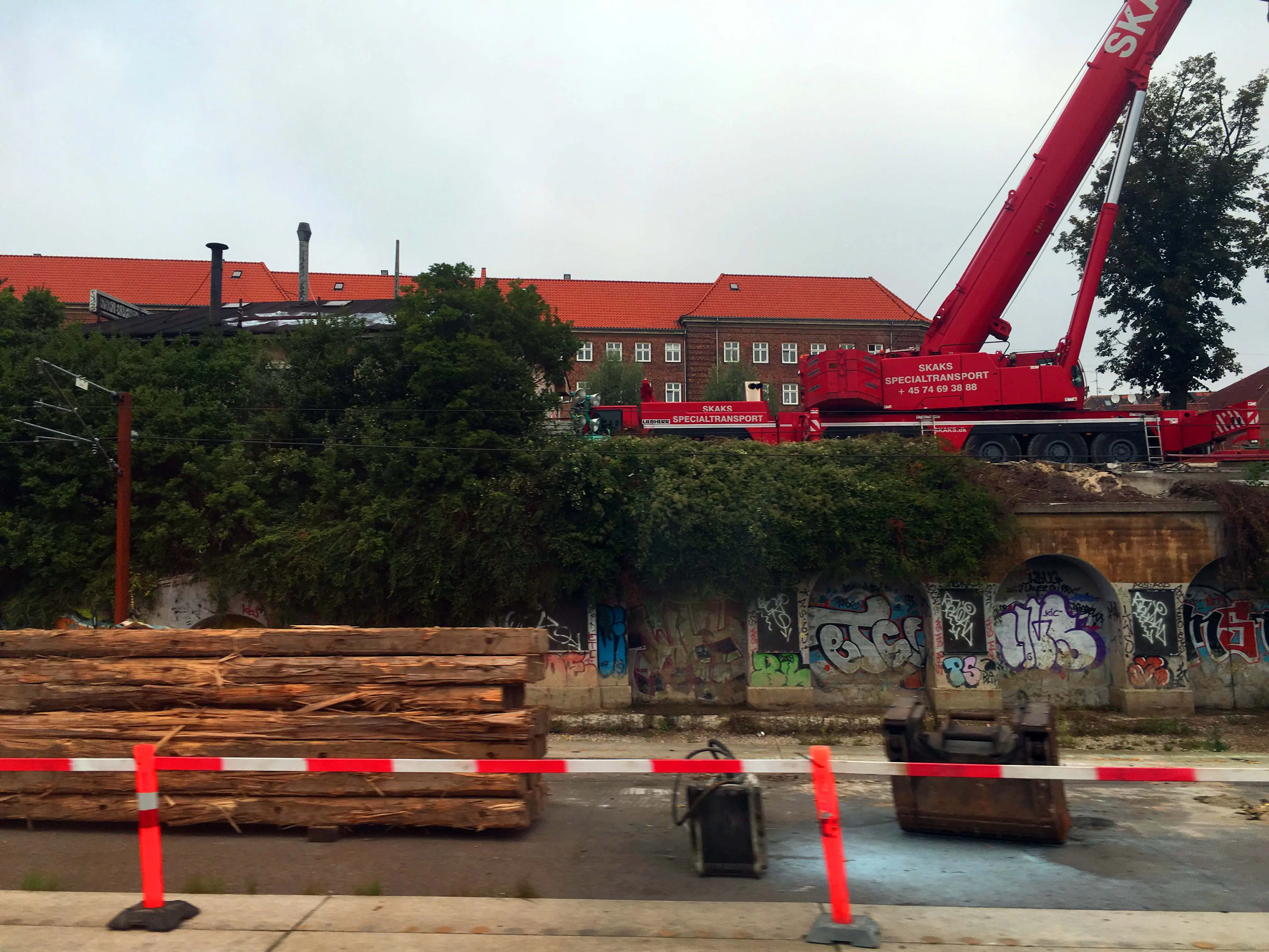 Billede af Enghave Station under nedrivning efter lukningen den 3. juli 2016.