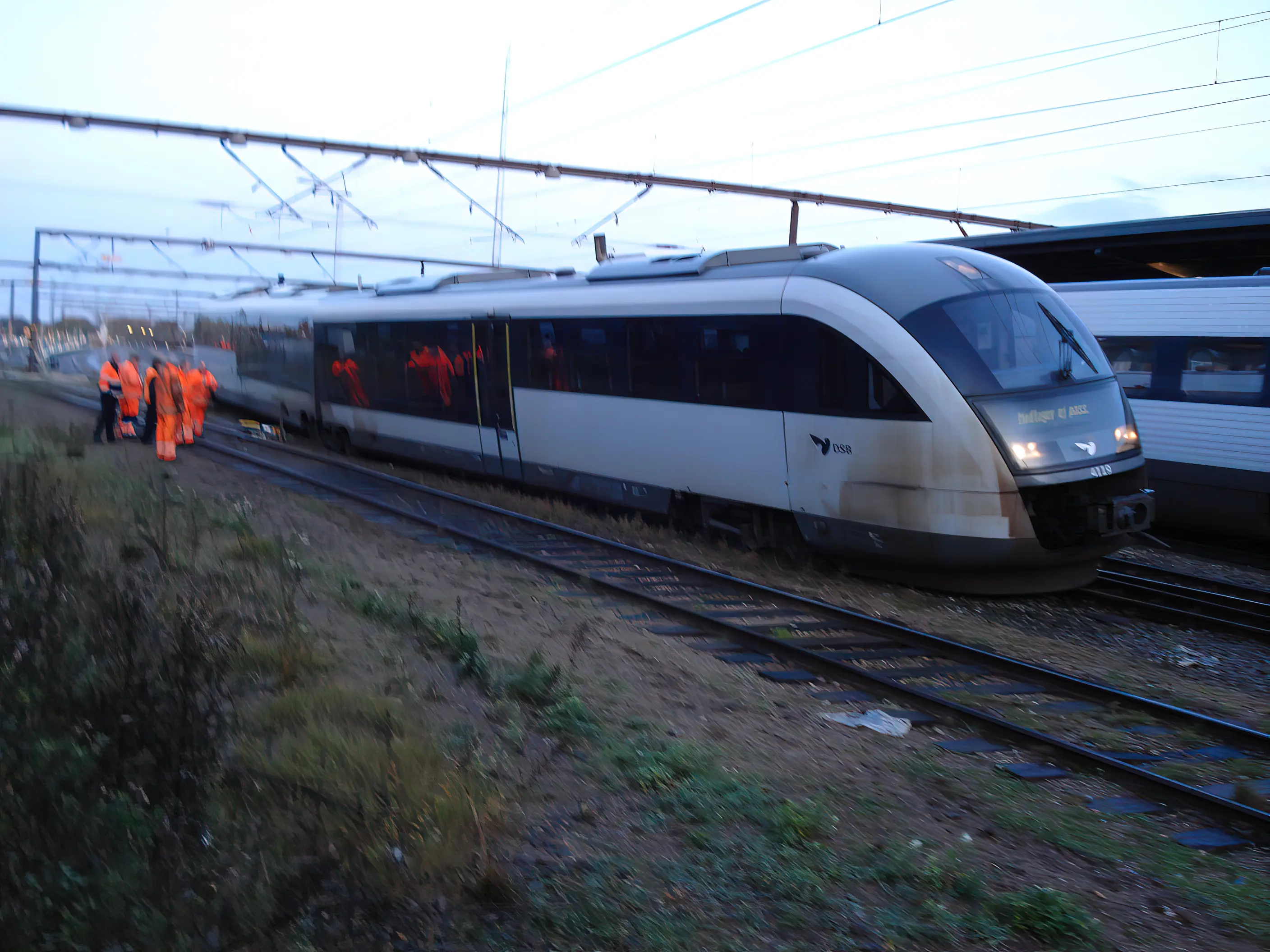 Billede af DSB MQ 4119-4919, som er afsporet ved Odense Banegård Center. Billede af DSB MQ 4119-4919, som er afsporet ved Odense Banegård Center.