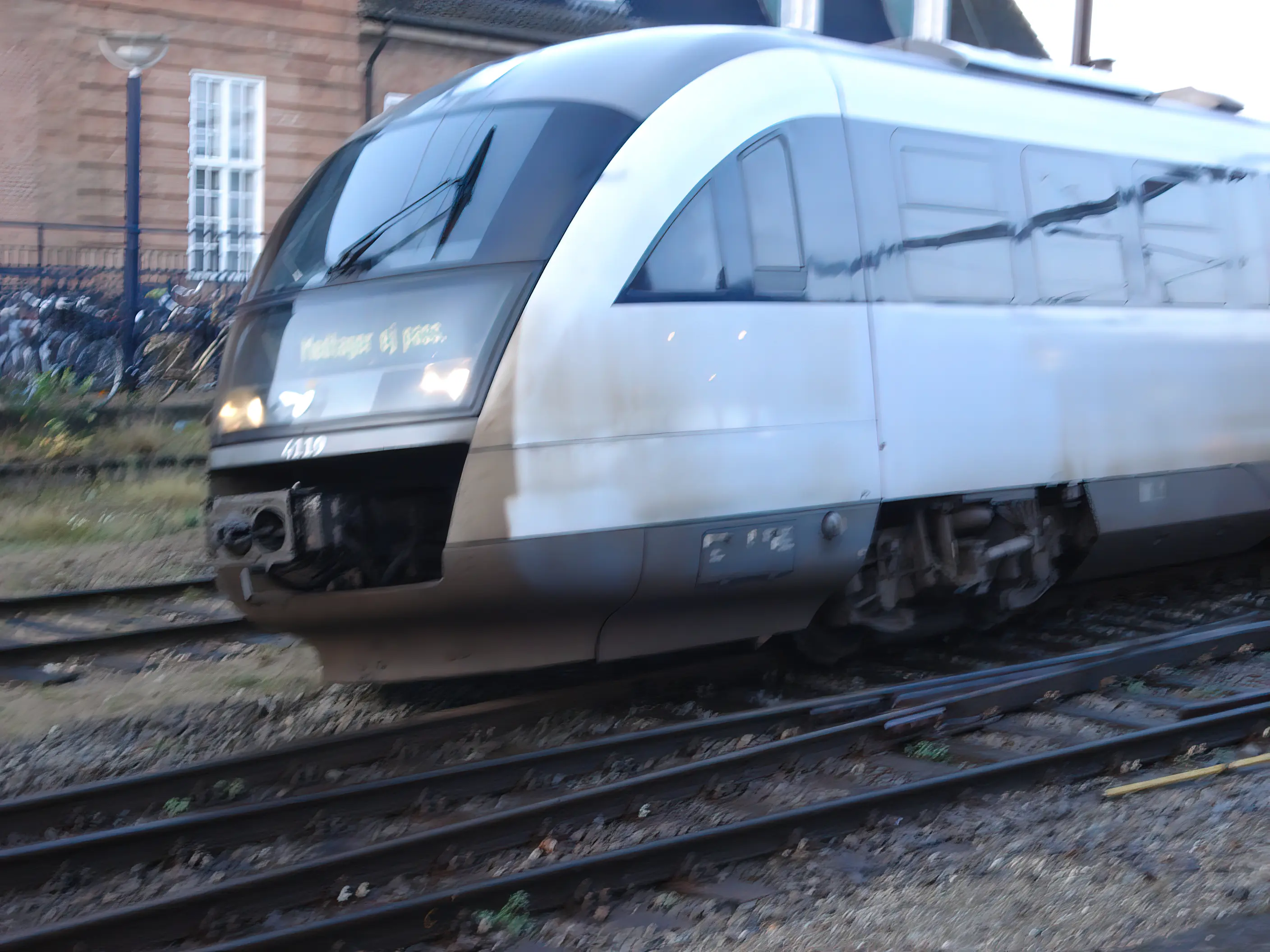 Billede af DSB MQ 4119-4919, som er afsporet ved Odense Banegård Center. Billede af DSB MQ 4119-4919, som er afsporet ved Odense Banegård Center.