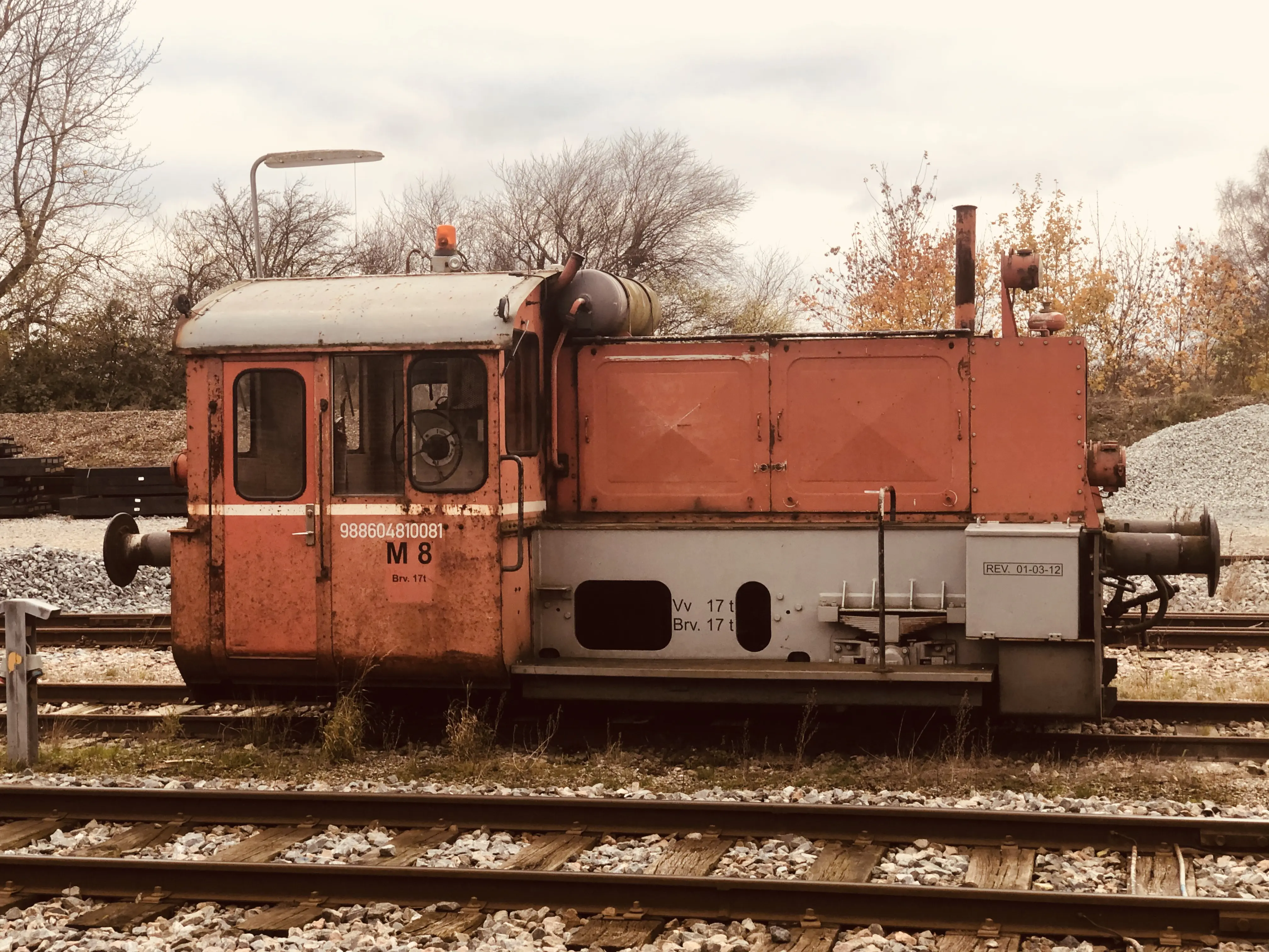 Billede af LT M 8, tidligere LJ M 8 - fotograferet ud for Hårlev Station. Billede af LT M 8, tidligere LJ M 8 - fotograferet ud for Hårlev Station.