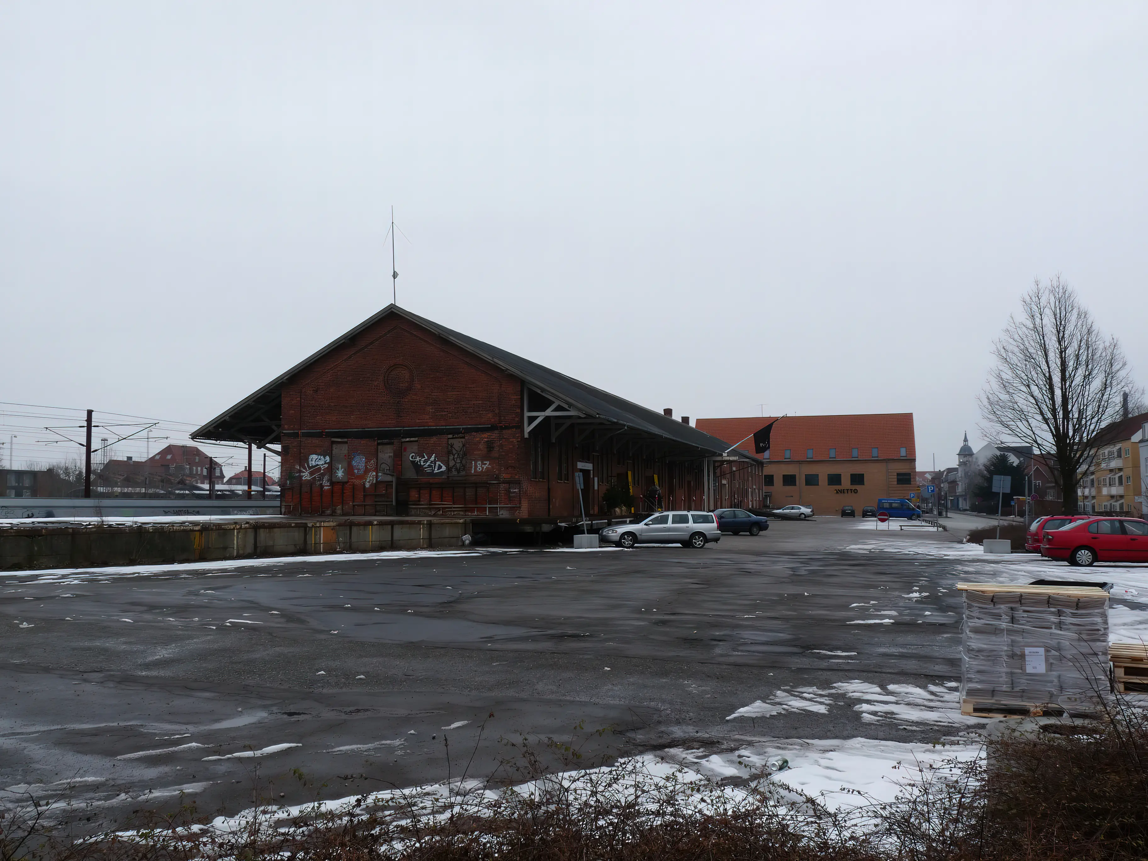 Billede af Slagelse Stations varehus. Billede af Slagelse Stations varehus.