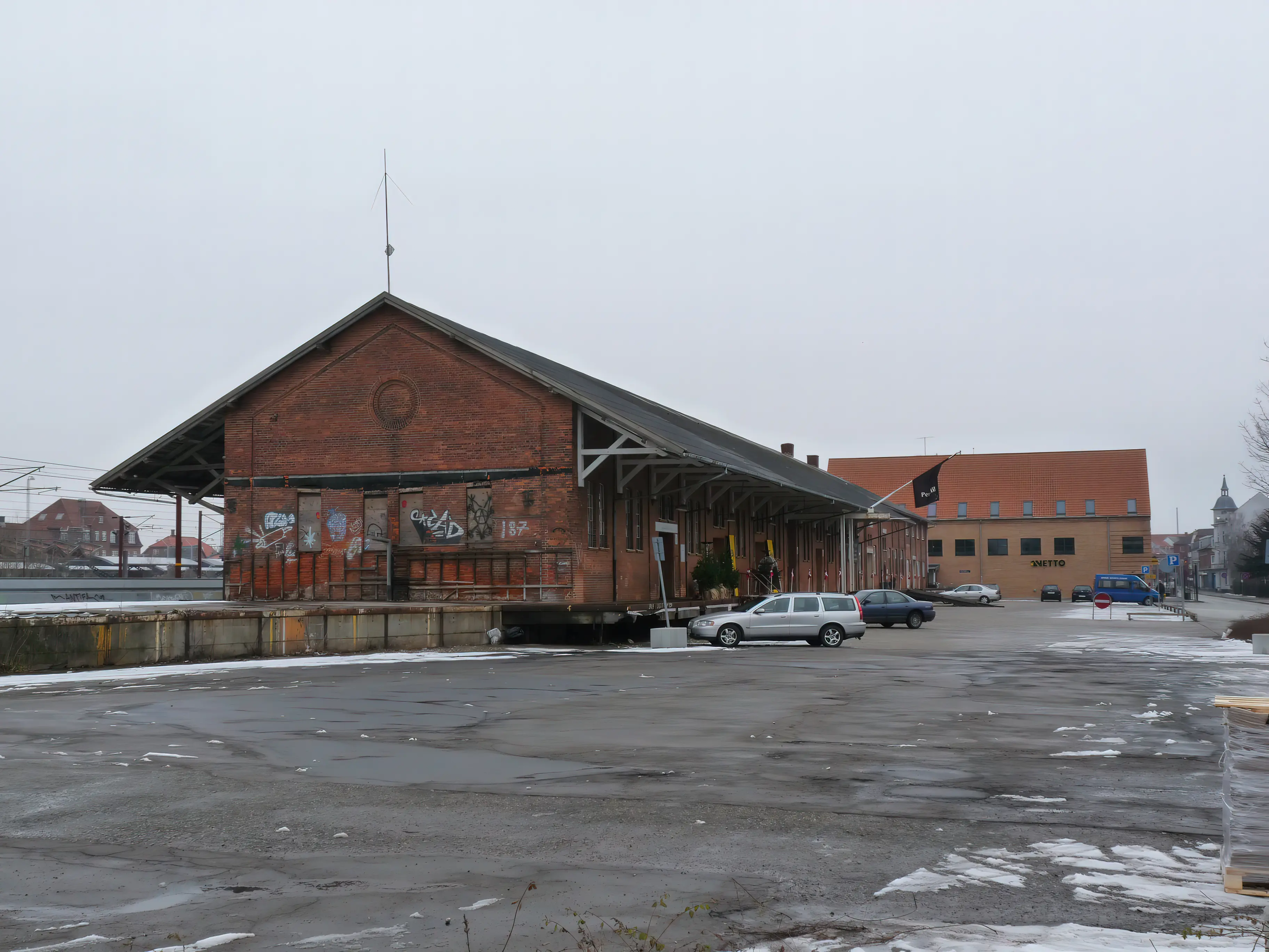 Billede af Slagelse Stations varehus. Billede af Slagelse Stations varehus.