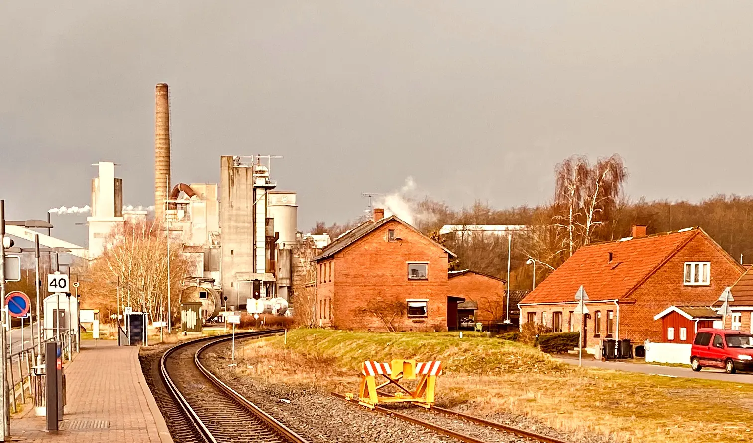 Den oprindelige Stubberup station er nedrevet og har ligget der, hvor træerne er i sporbuen tæt på Faxe Syd Trinbræt.