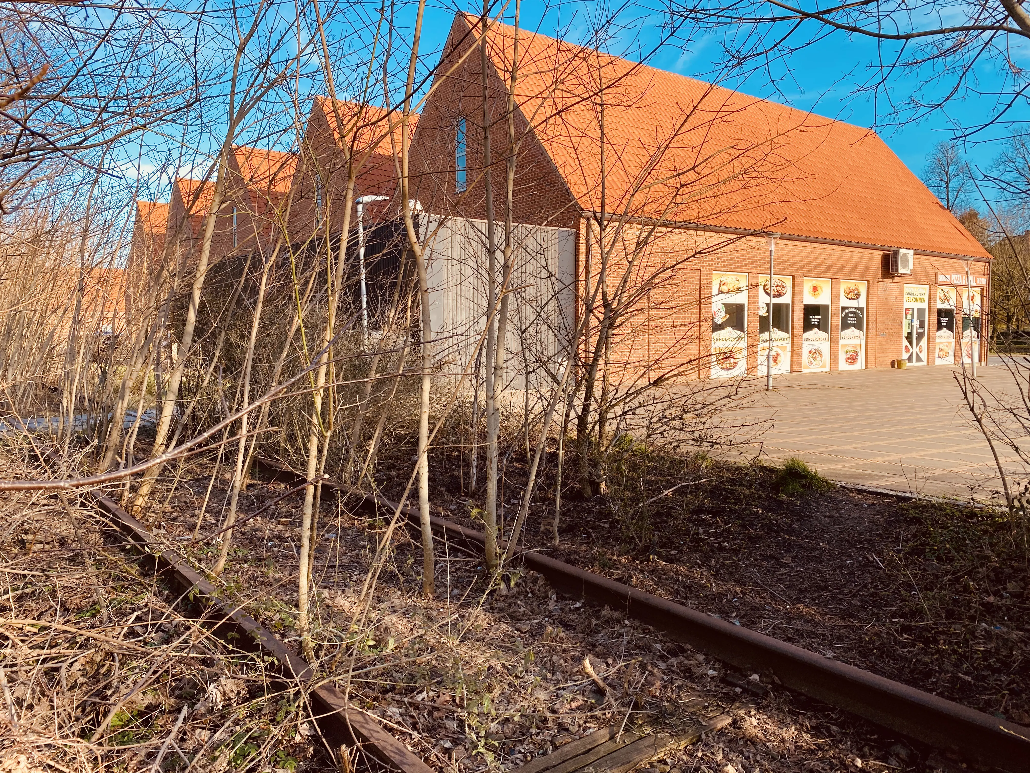 Billede af Tønder Øst Station, som er nedrevet og har ligget her hvor Fakta ligger i dag.