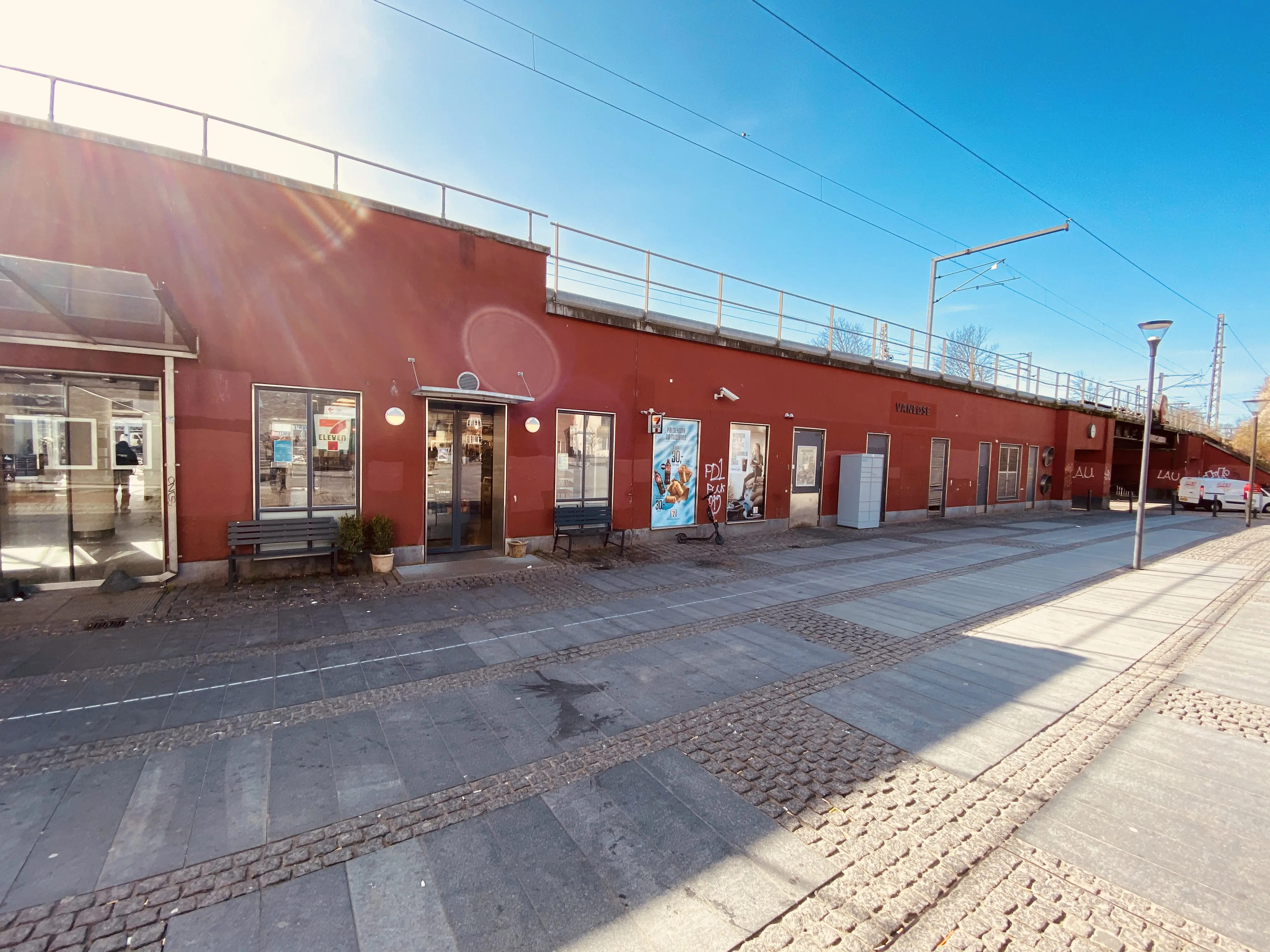 Billede af Vanløse S-togsstation. Billede af Vanløse S-togsstation.