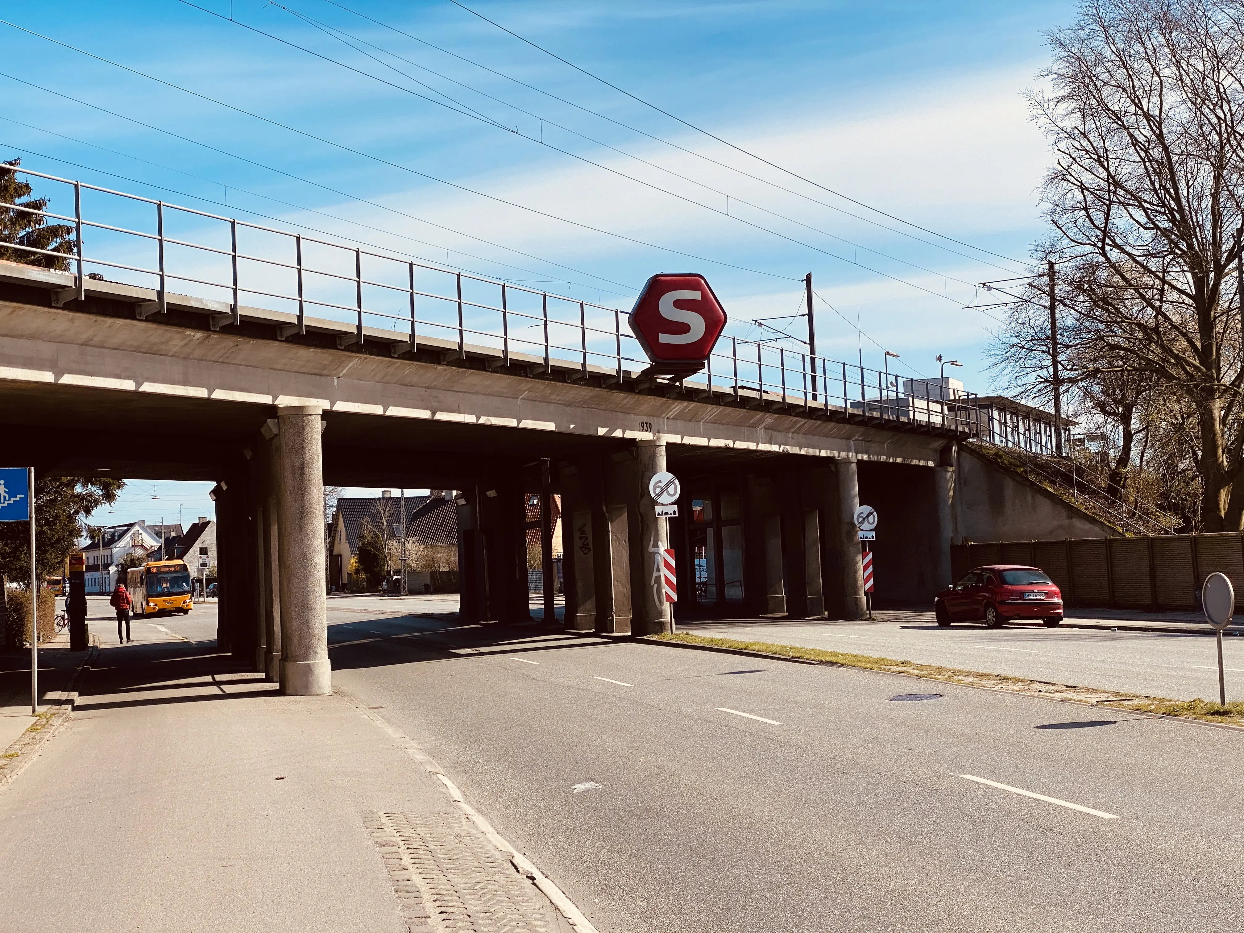 Billede af Jyllingevej S-togstrinbræt. Billede af Jyllingevej S-togstrinbræt.