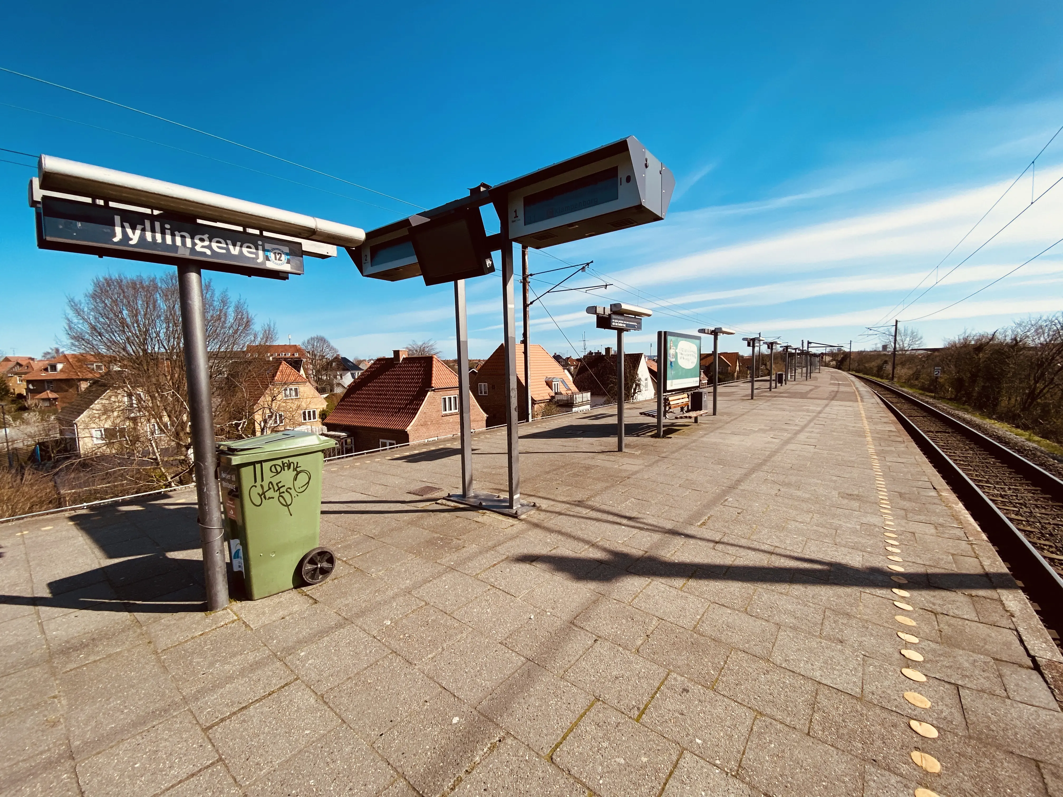 Billede af Jyllingevej S-togstrinbræt. Billede af Jyllingevej S-togstrinbræt.