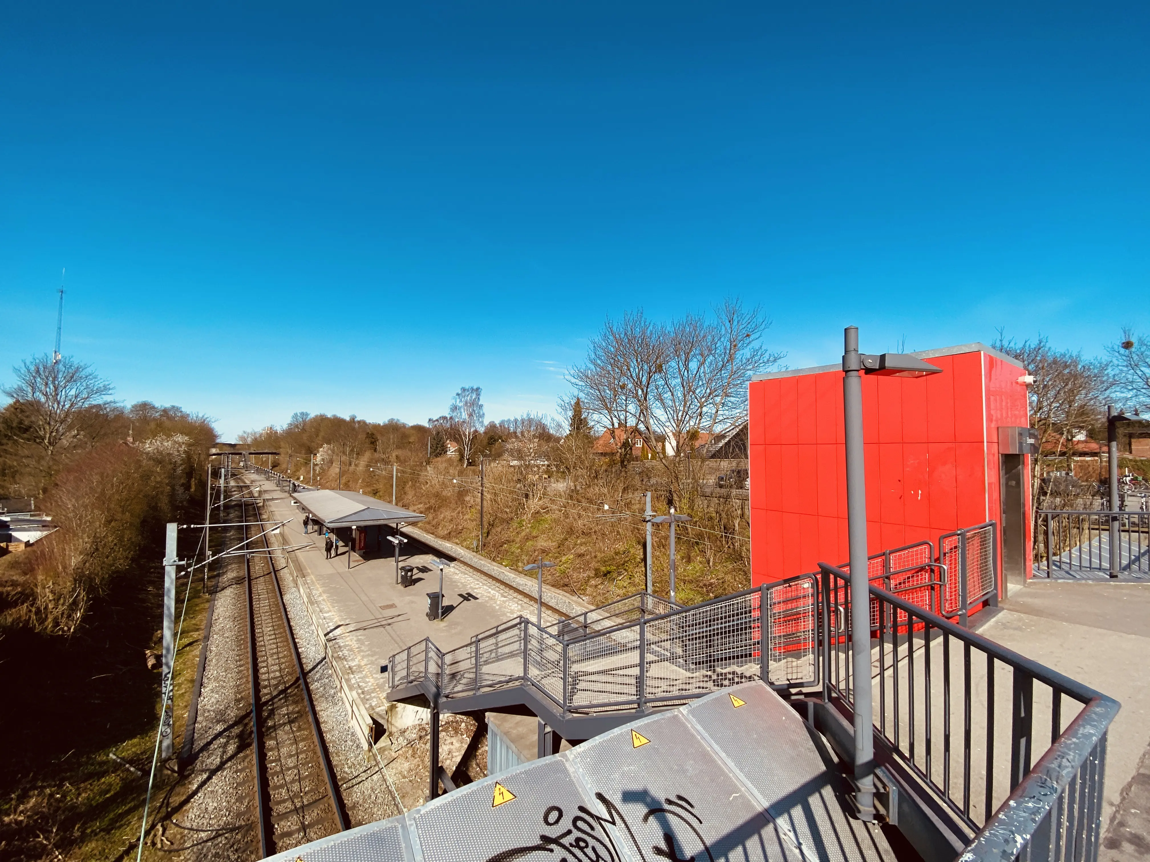 Billede af Husum S-togstrinbræt. Billede af Husum S-togstrinbræt.