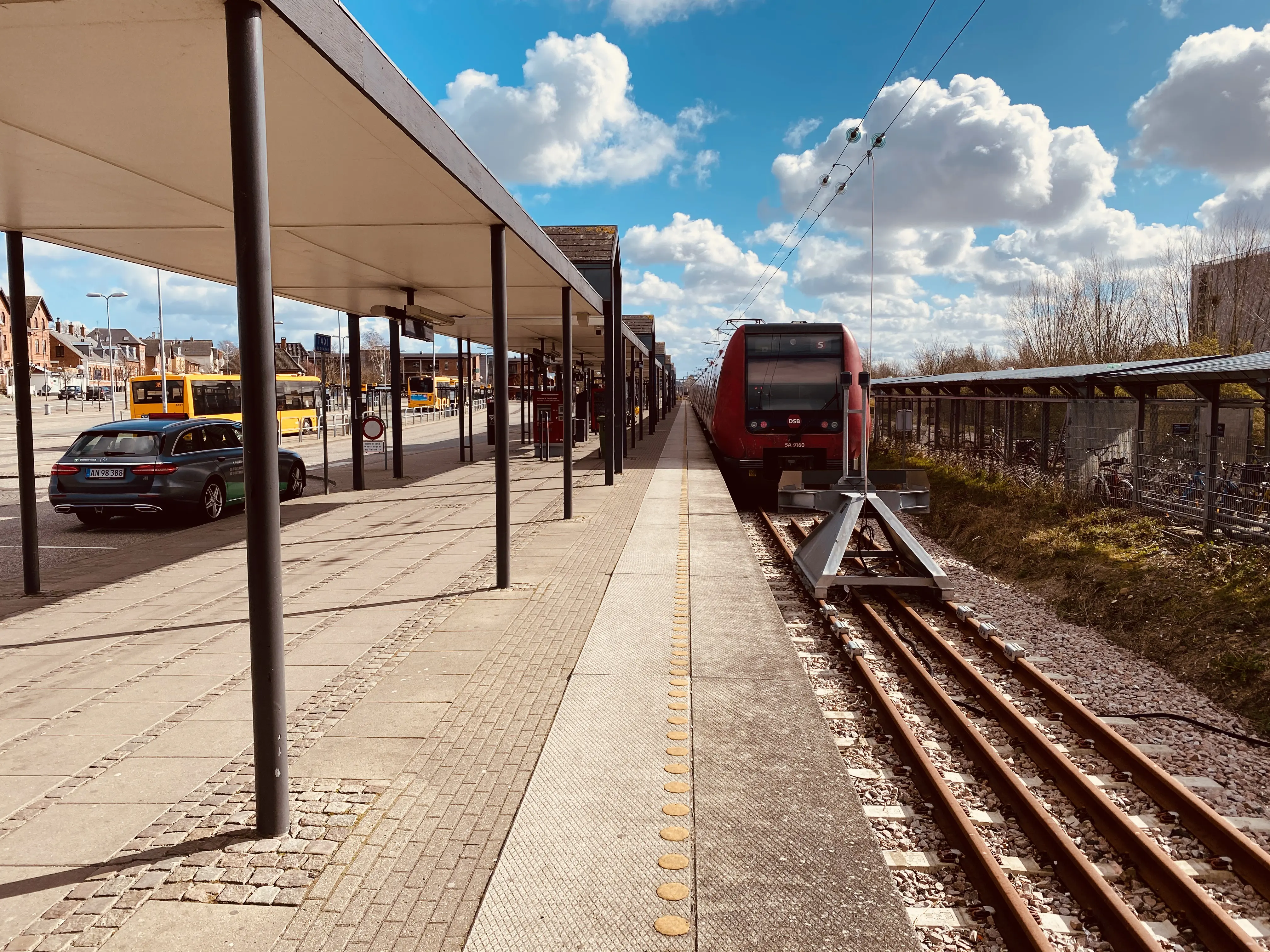 Billede af Frederikssund S-togstrinbræt. Billede af Frederikssund S-togstrinbræt.