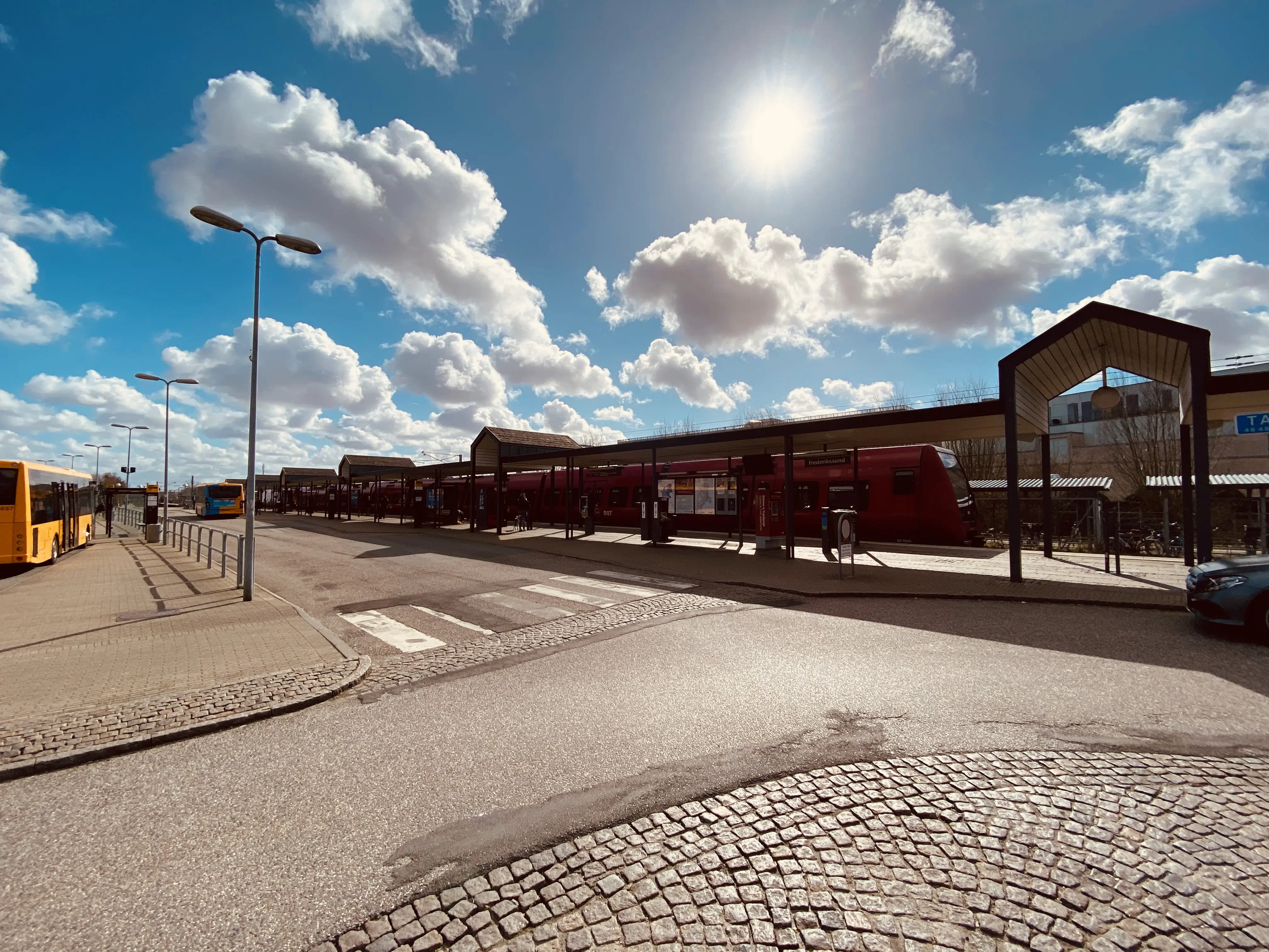 Billede af Frederikssund S-togstrinbræt. Billede af Frederikssund S-togstrinbræt.