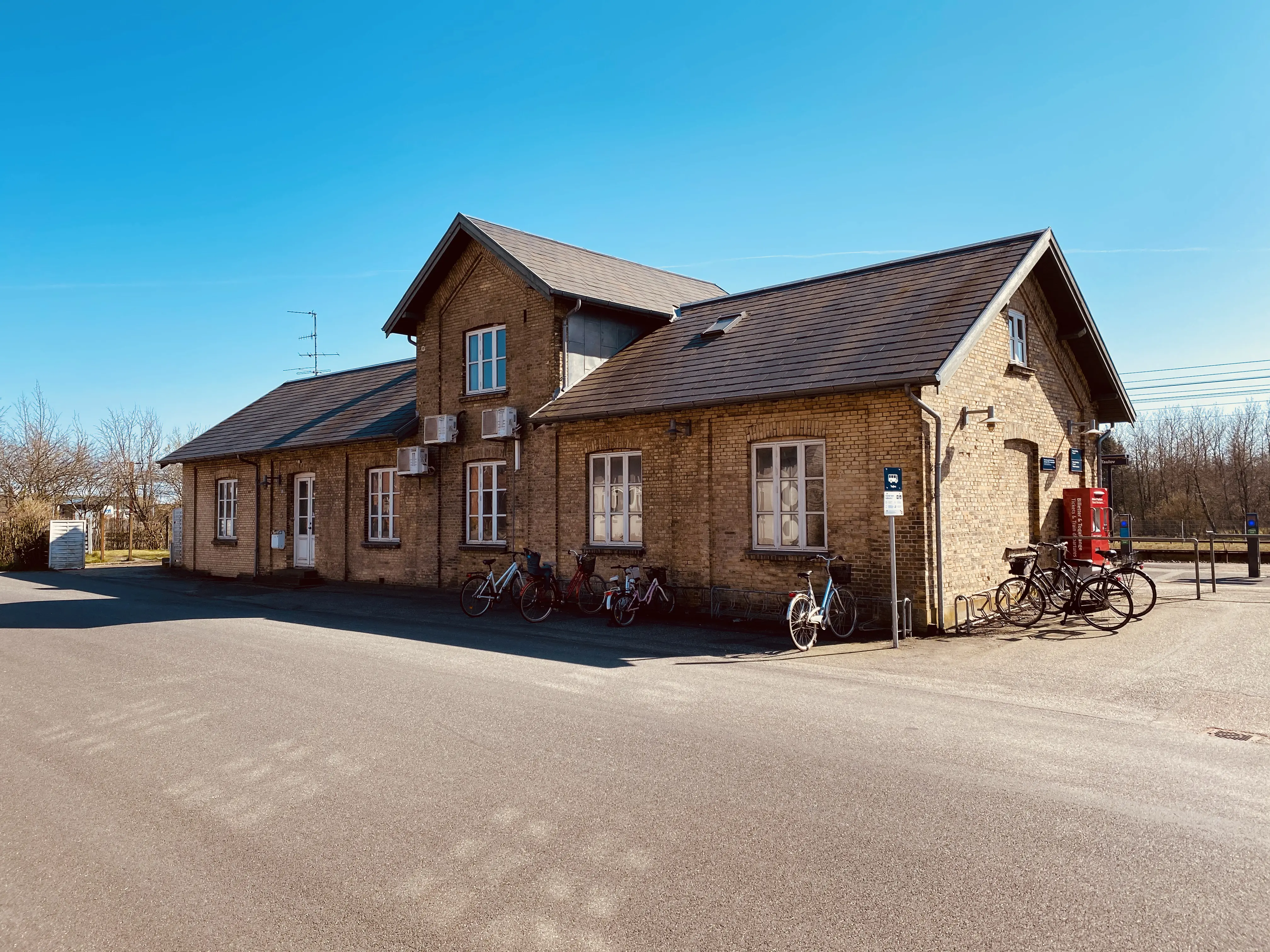 Billede af Taulov Station. Billede af Taulov Station.