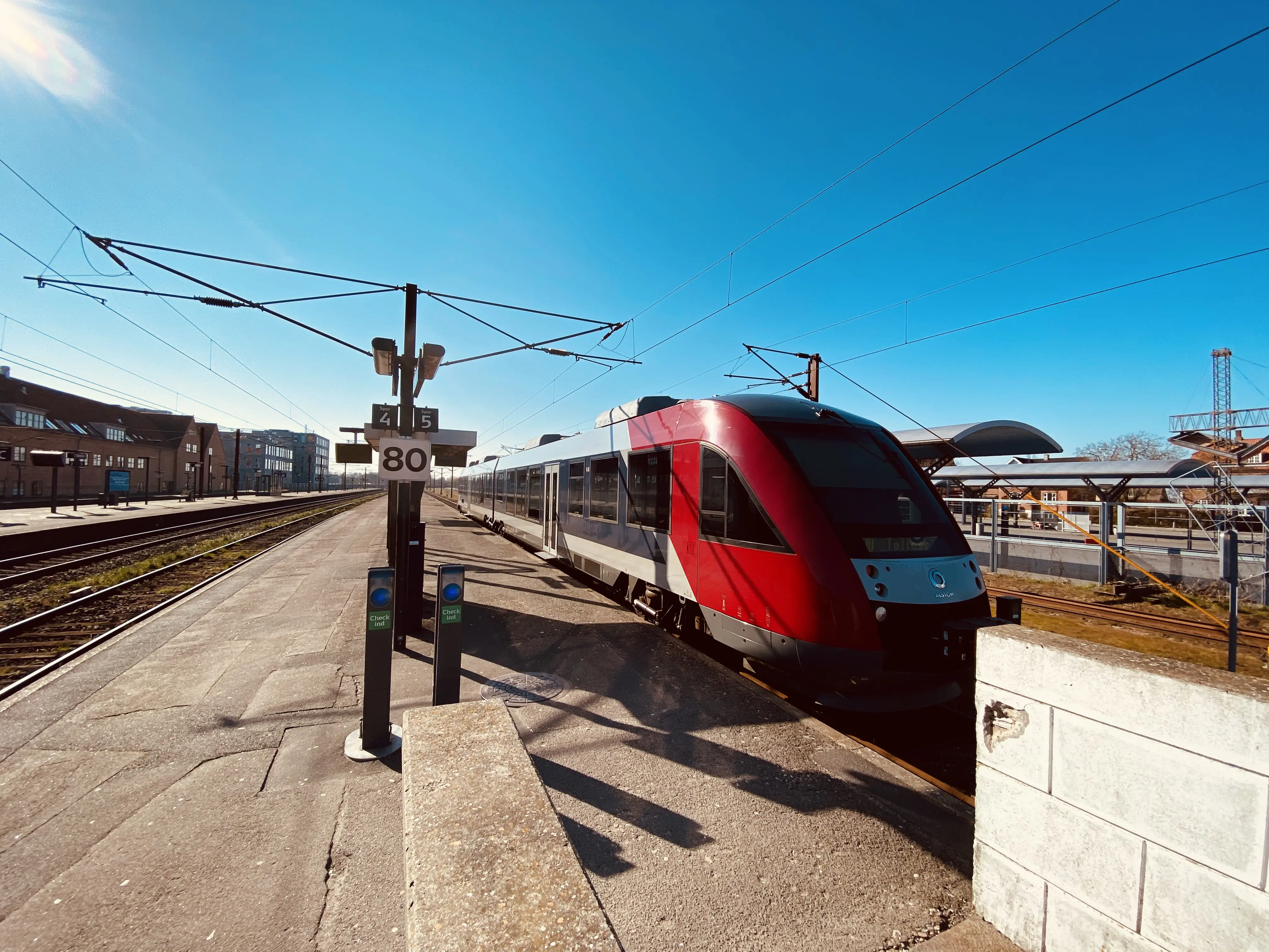 Billede af LT 2030-2130, tidligere VL 2030-2130 fotograferet ud for Slagelse Station. Billede af LT 2030-2130, tidligere VL 2030-2130 fotograferet ud for Slagelse Station.