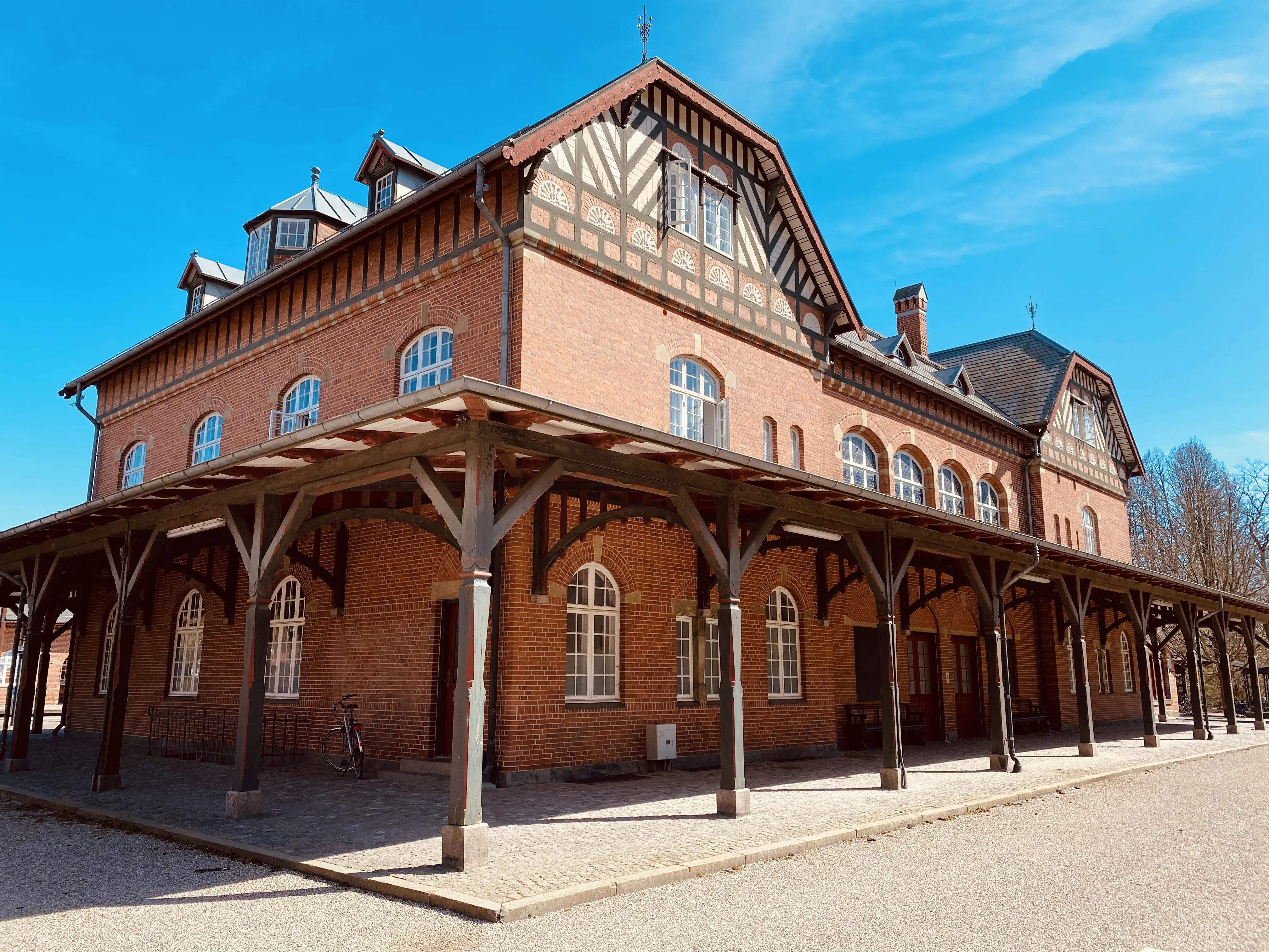 Skodsborg Station.