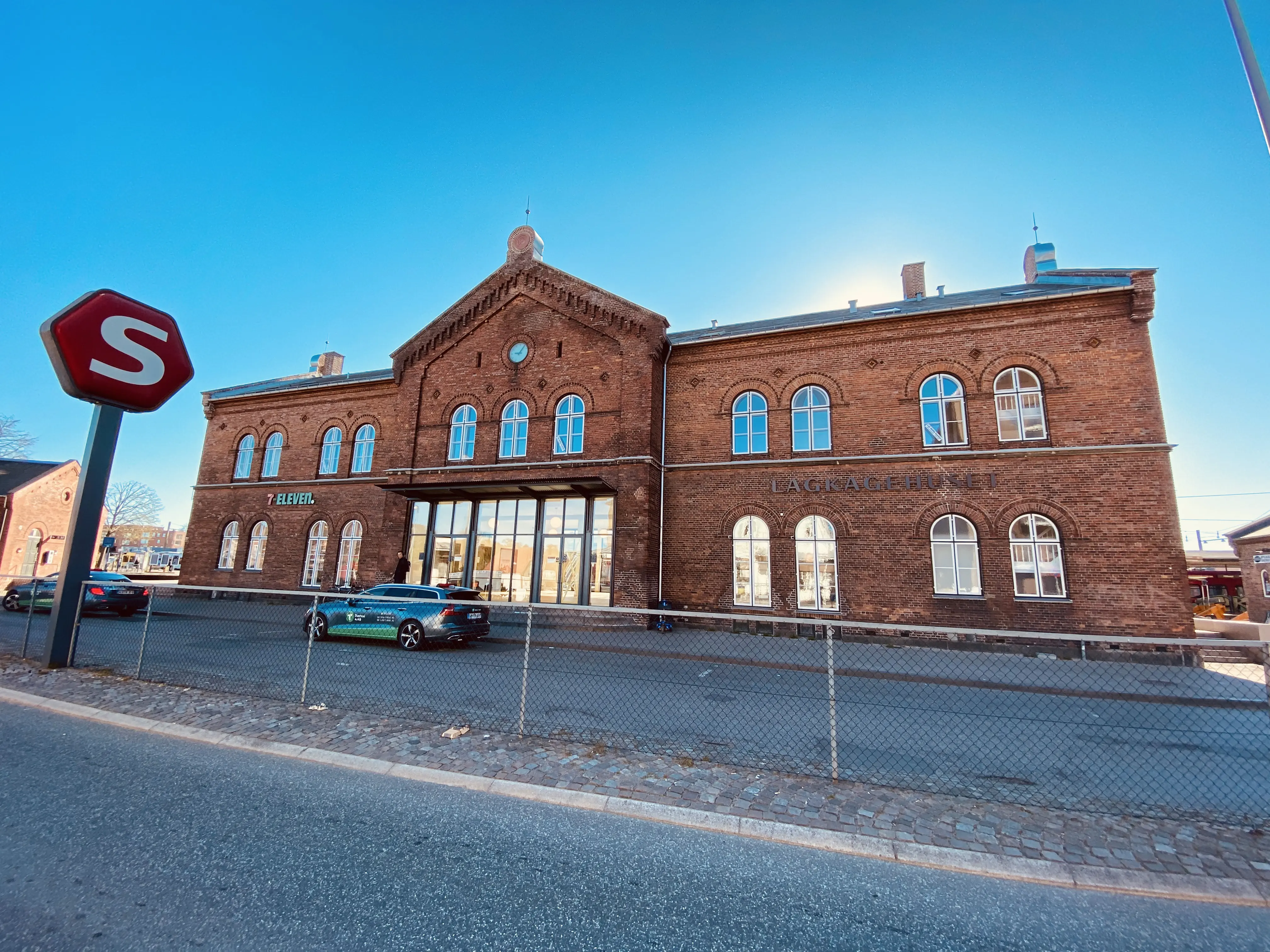 Billede af Hillerød Station.