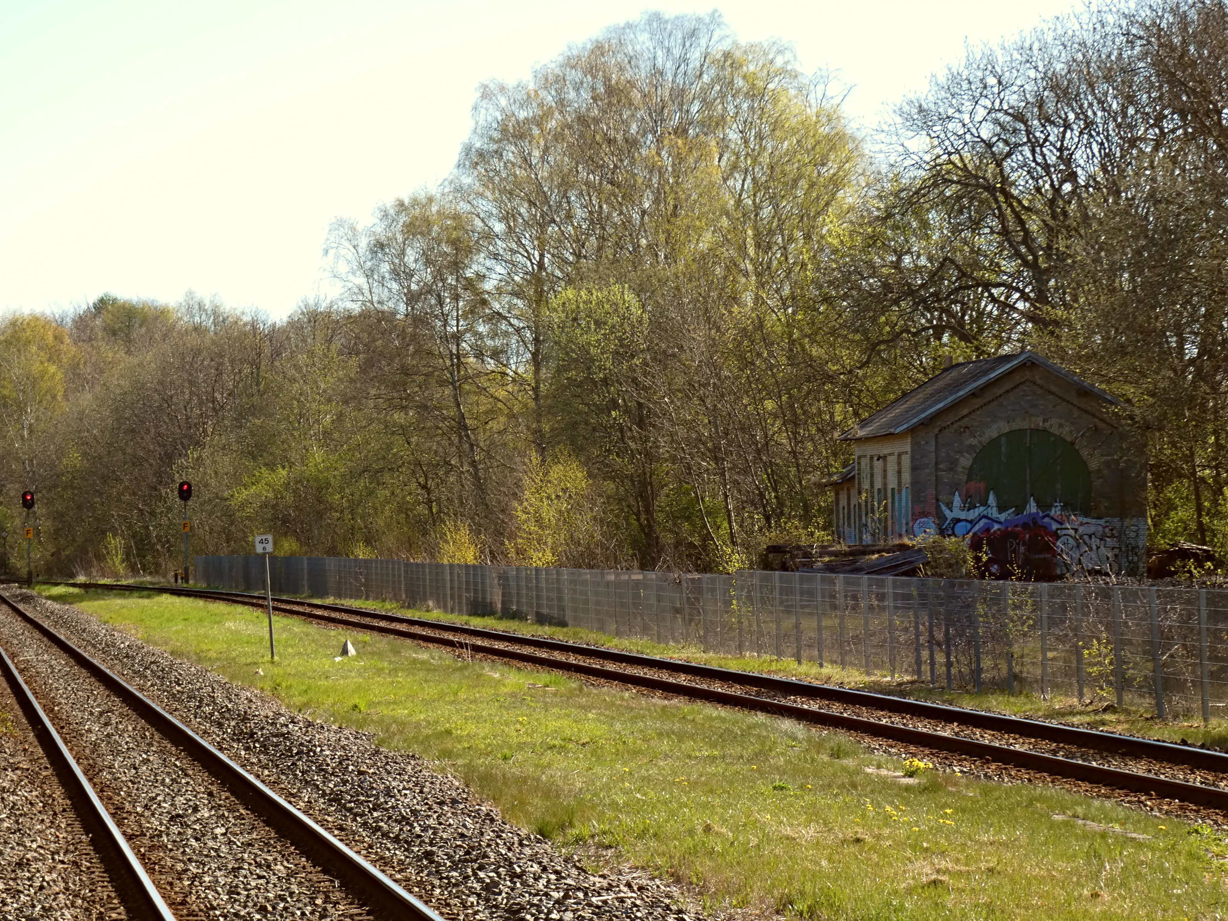 Billede af Fredensborg Stations remise.