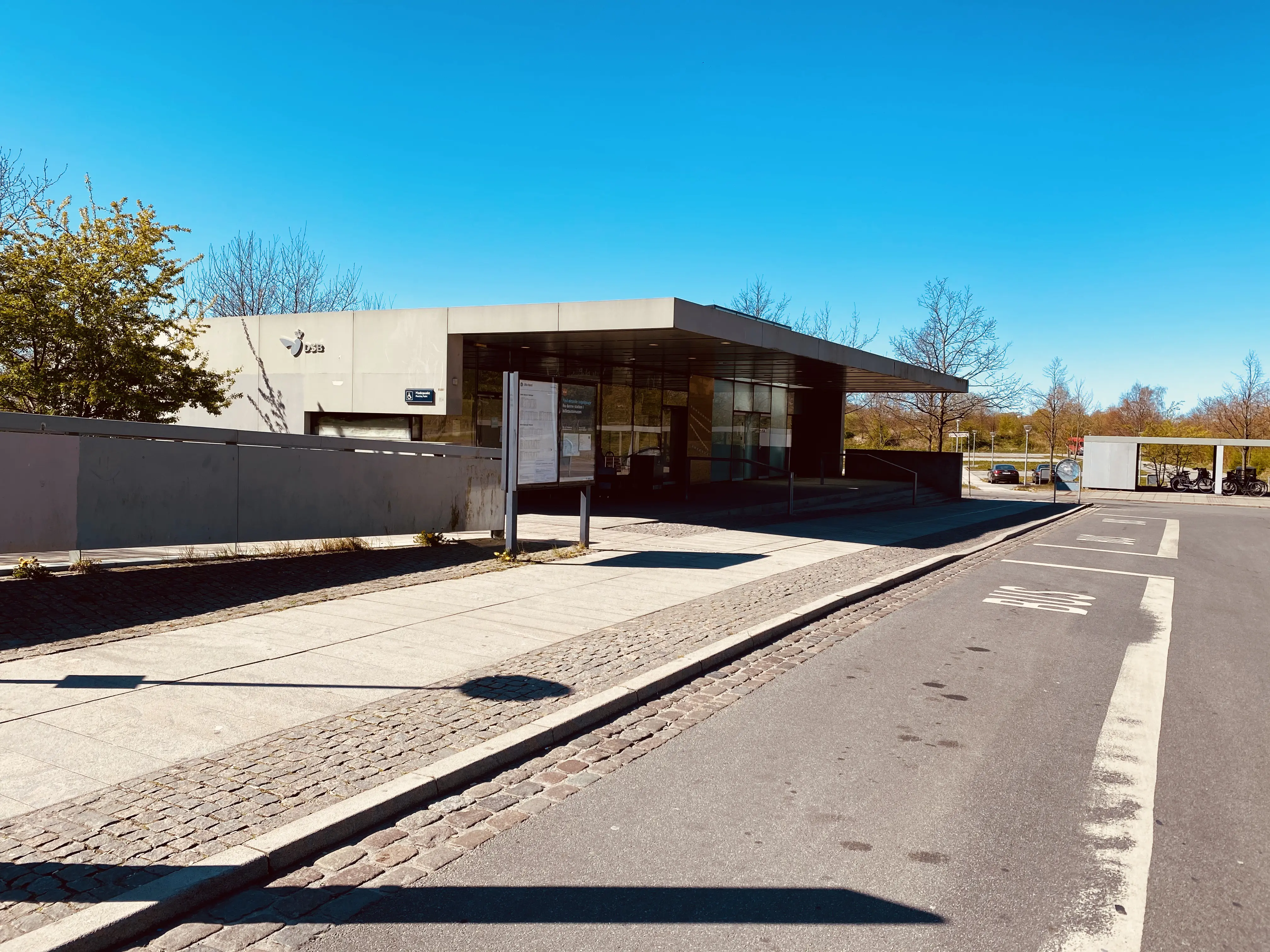 Billede af Snekkersten Station. Billede af Snekkersten Station.