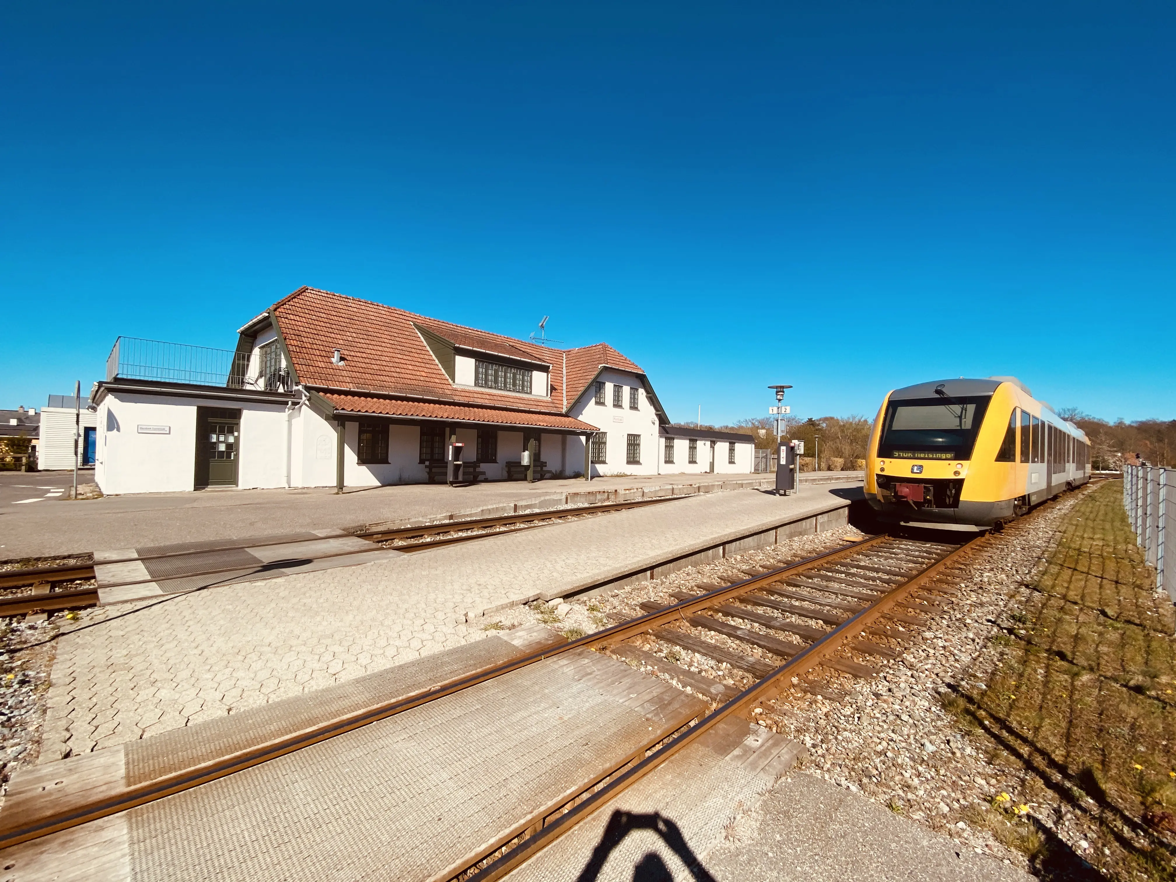 Billede af LT 107-207, tidligere LB 107-207 fotograferet ud for Hornbæk Station. Billede af LT 107-207, tidligere LB 107-207 fotograferet ud for Hornbæk Station.
