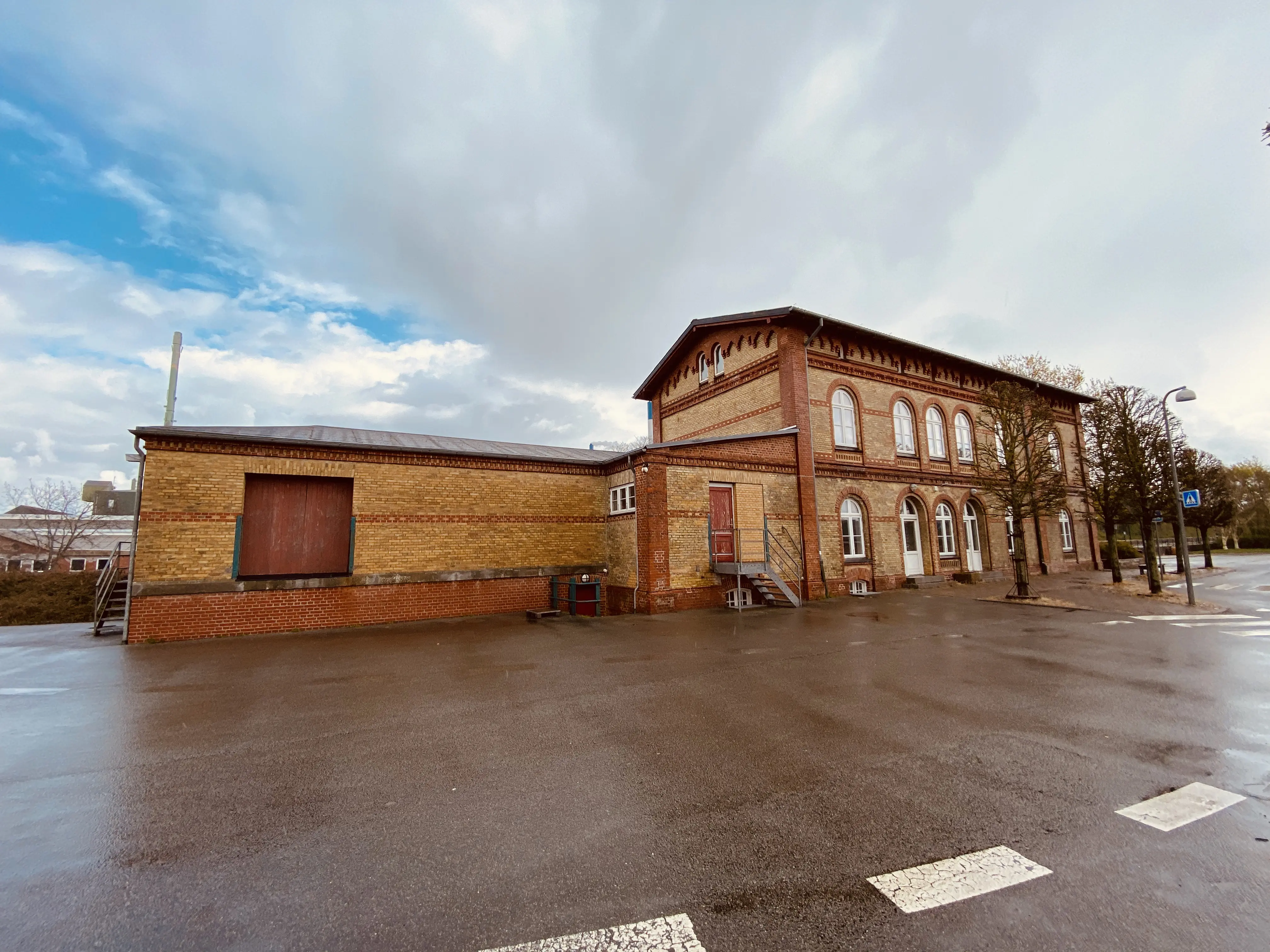 Billede af Skærbæk Stations pakhus.