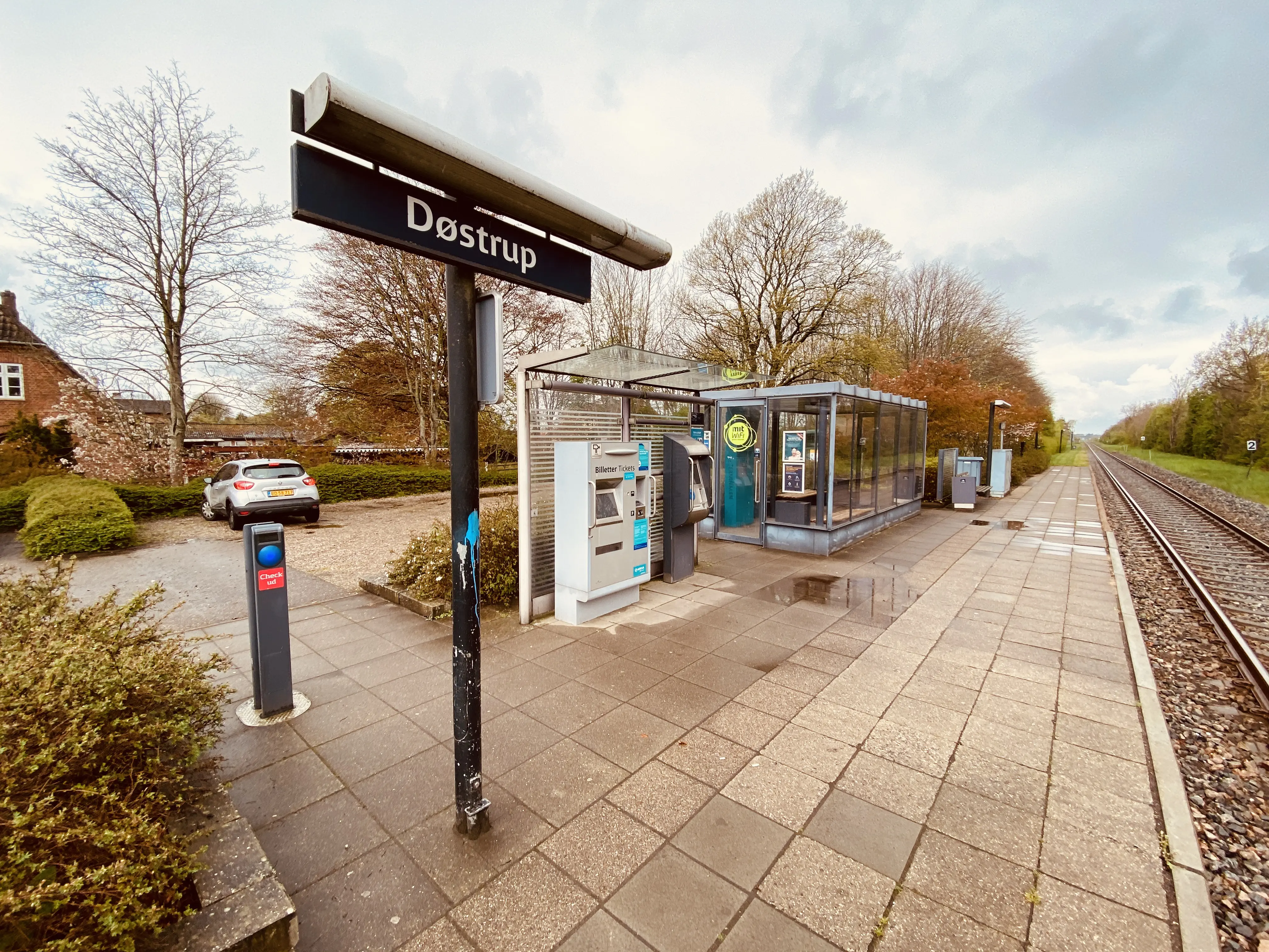 Billede af Døstrup (Sønderjylland) Trinbræt. Billede af Døstrup (Sønderjylland) Trinbræt.
