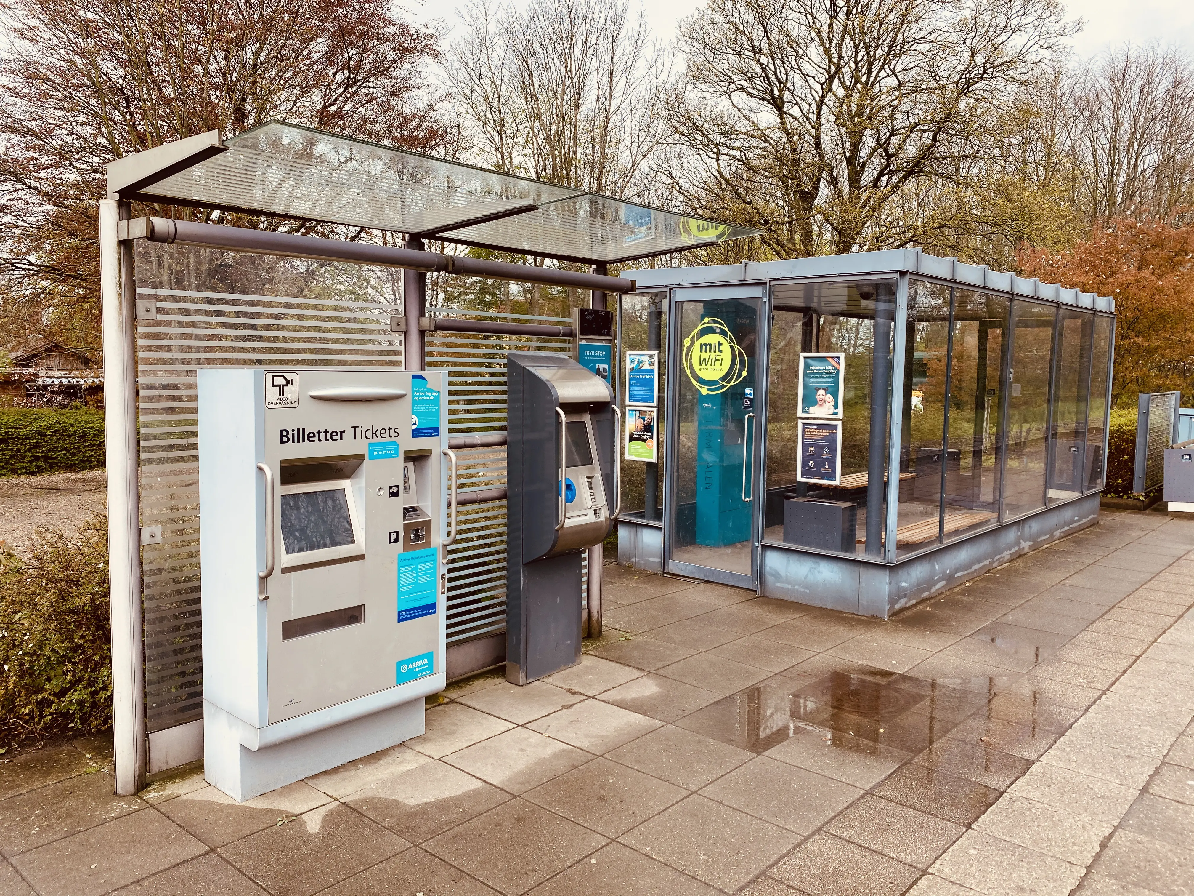 Billede af Døstrup (Sønderjylland) Trinbræt. Billede af Døstrup (Sønderjylland) Trinbræt.