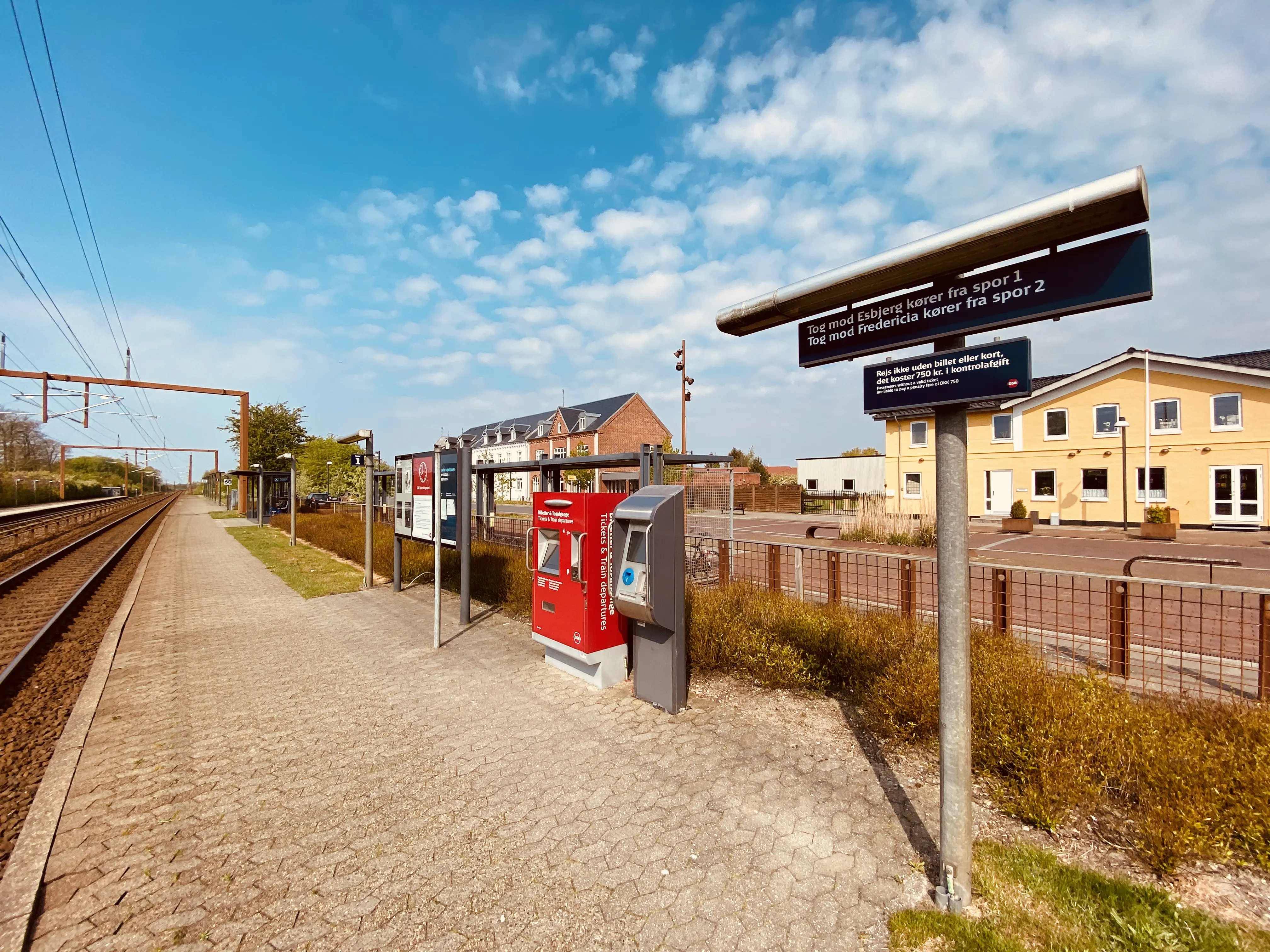 Billede af Gørding Station er nedrevet og afløst af dette Trinbræt.