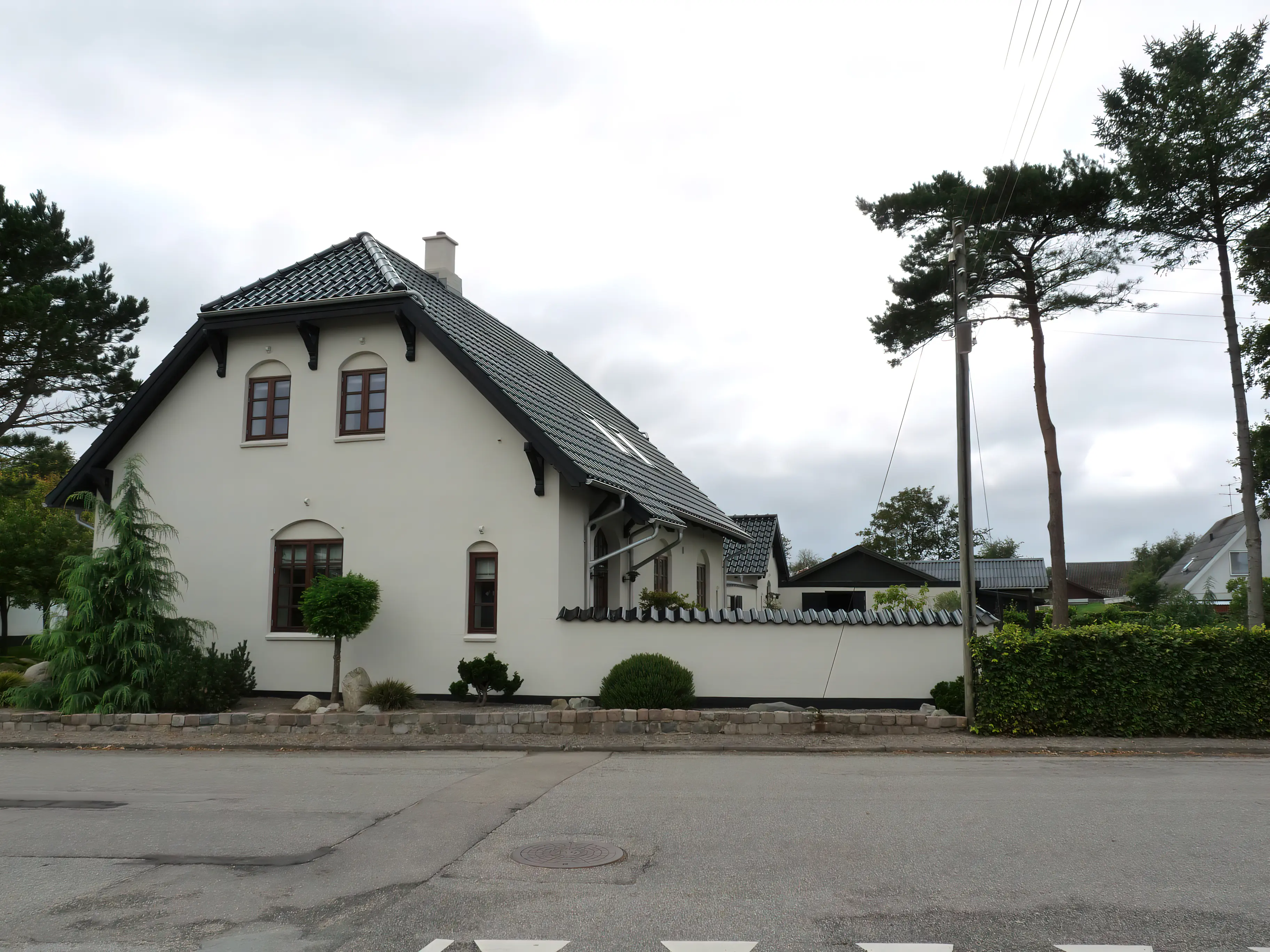 Billede af Østerild Station set fra sporsiden.