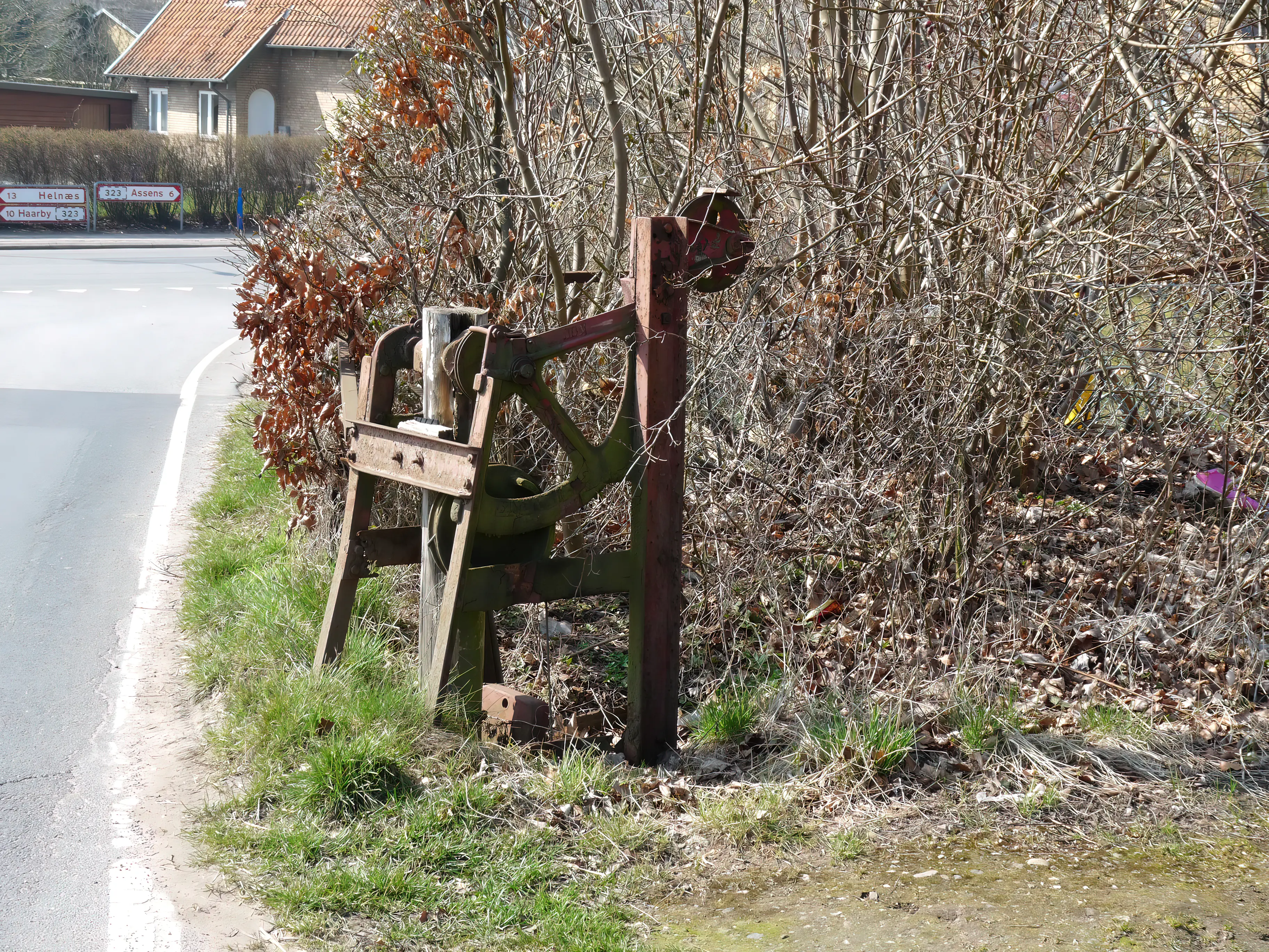 Billede af Stein & Meyland Jernstøberi og Maskinfabrik bomspil ved Ebberup Station. Billede af Stein & Meyland Jernstøberi og Maskinfabrik bomspil ved Ebberup Station.