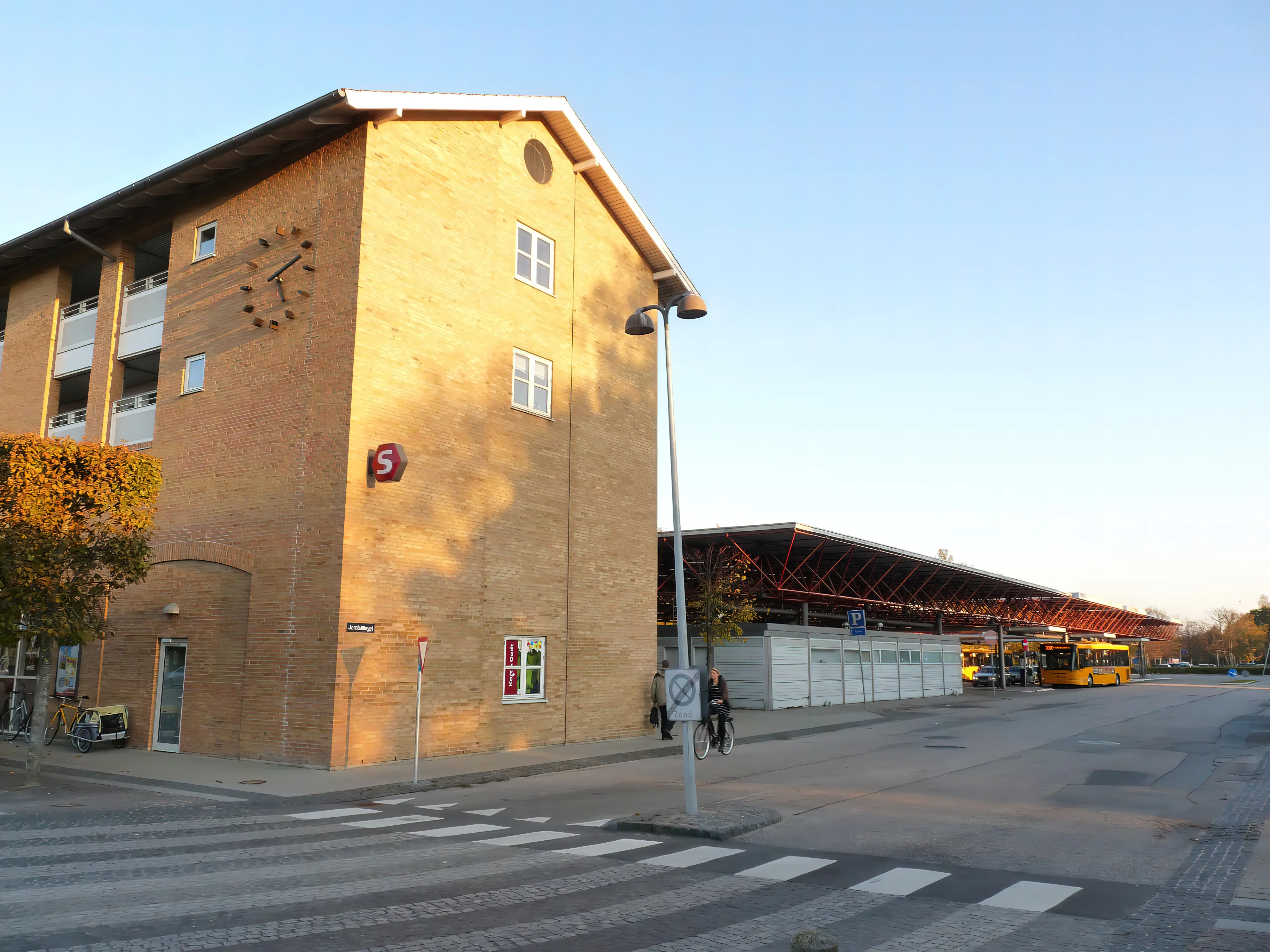Billede af Farum S-togstrinbræt. Billede af Farum S-togstrinbræt.