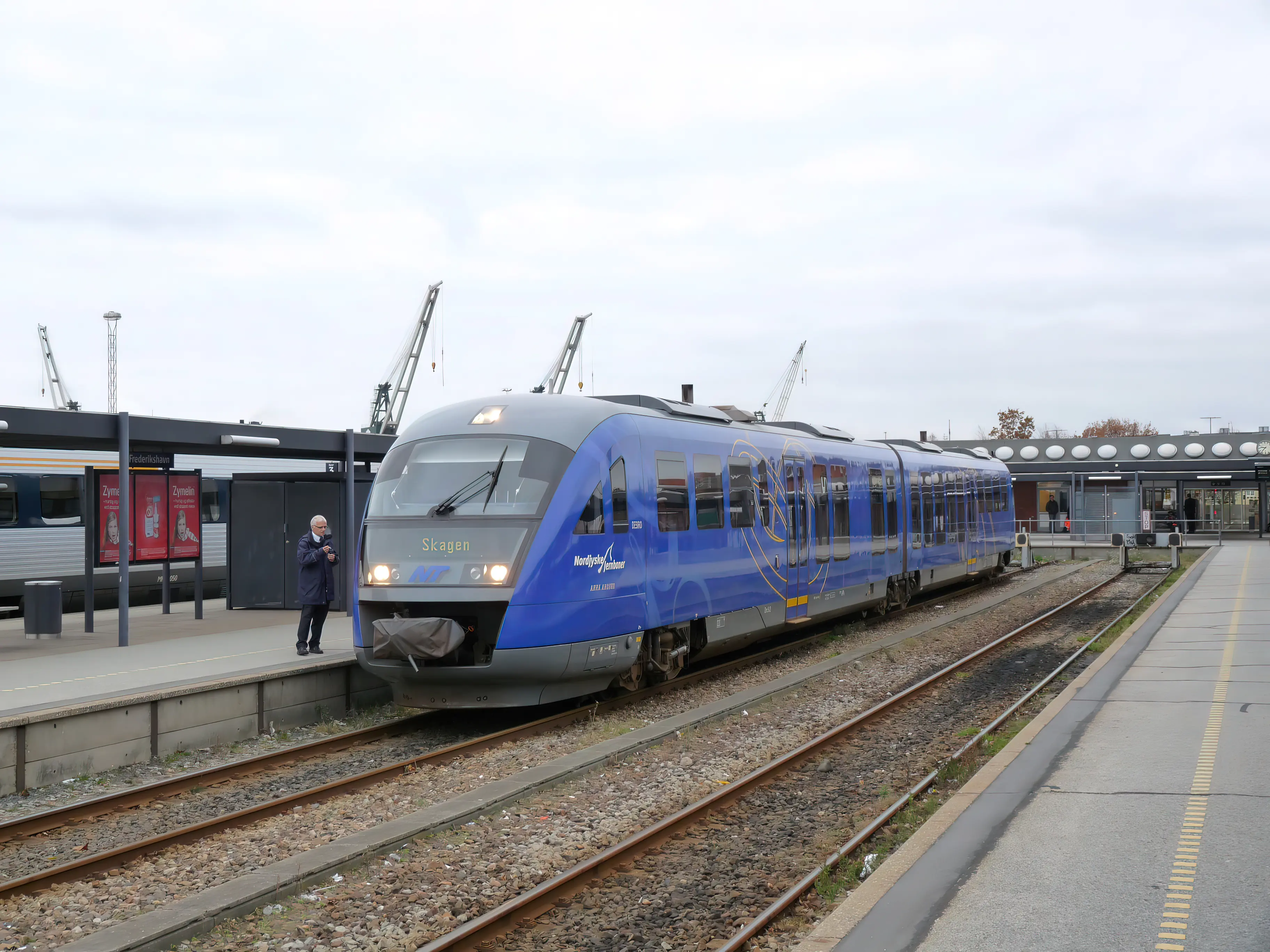 Billede af NJJ DM 503 fotograferet ud for Frederikshavn Station. Billede af NJJ DM 503 fotograferet ud for Frederikshavn Station.