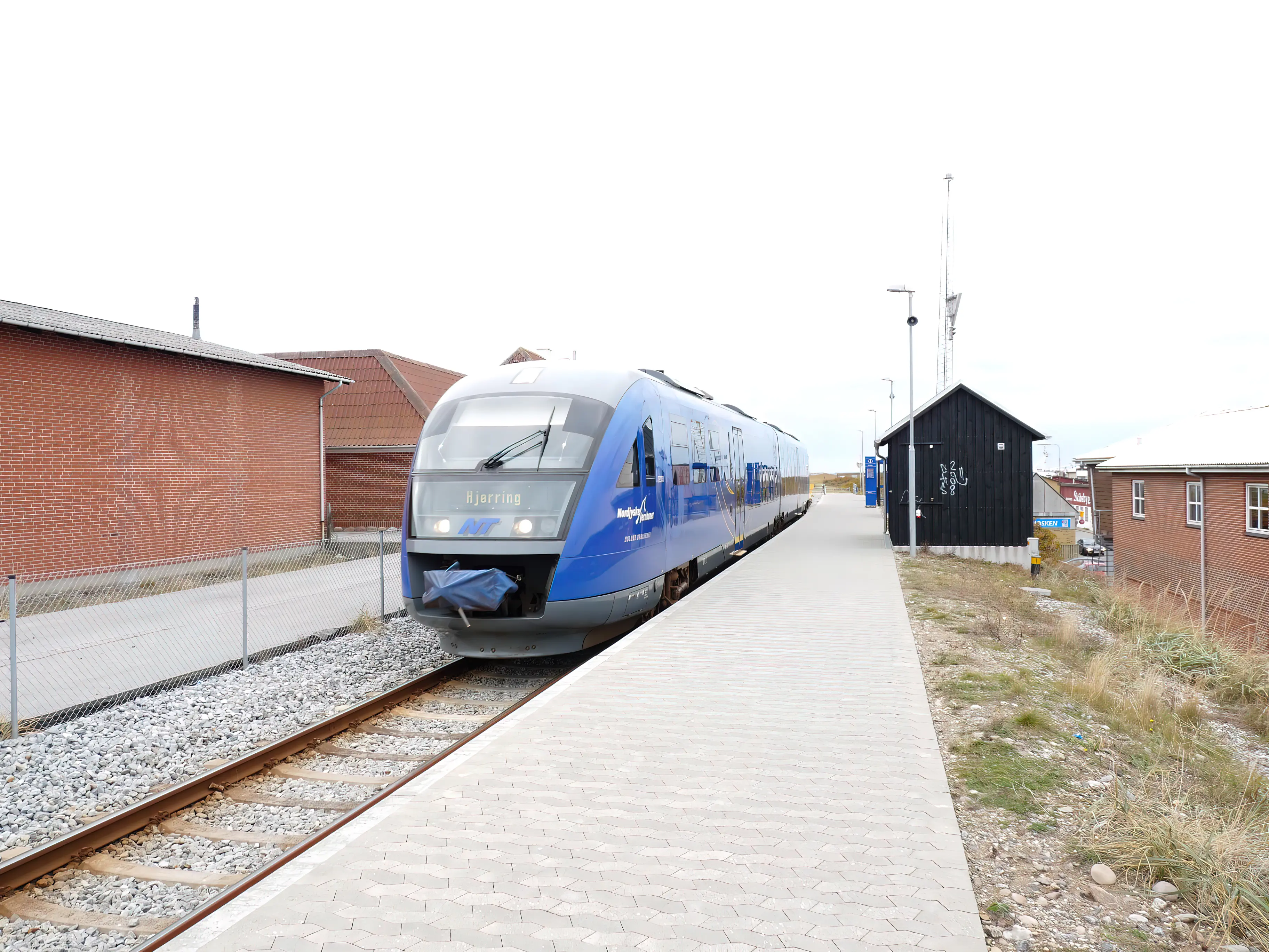 Billede af NJJ DM 502 fotograferet ud for Hirtshals Havn Station.