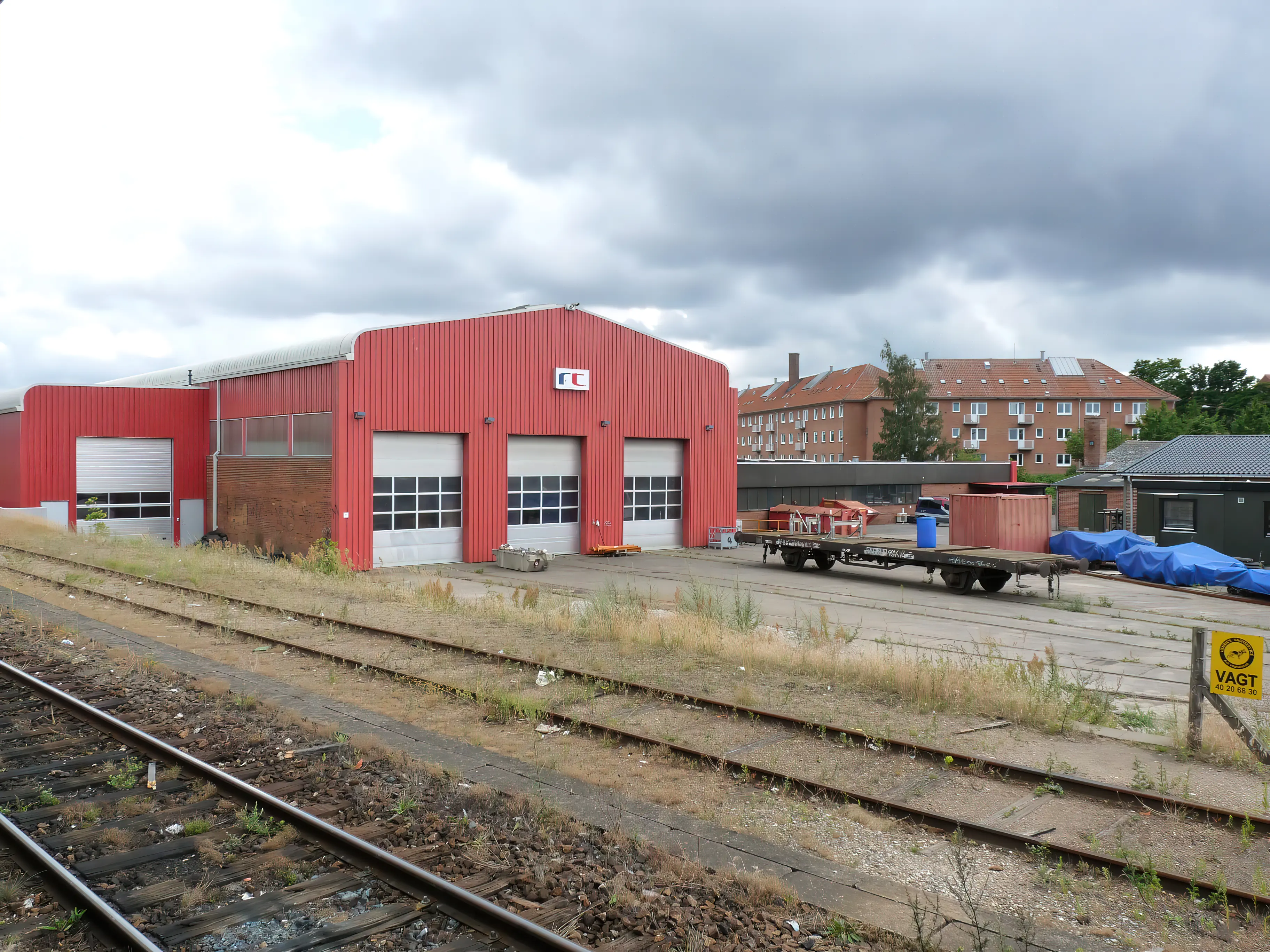 Billede af Holbæk Stations remise. Billede af Holbæk Stations remise.