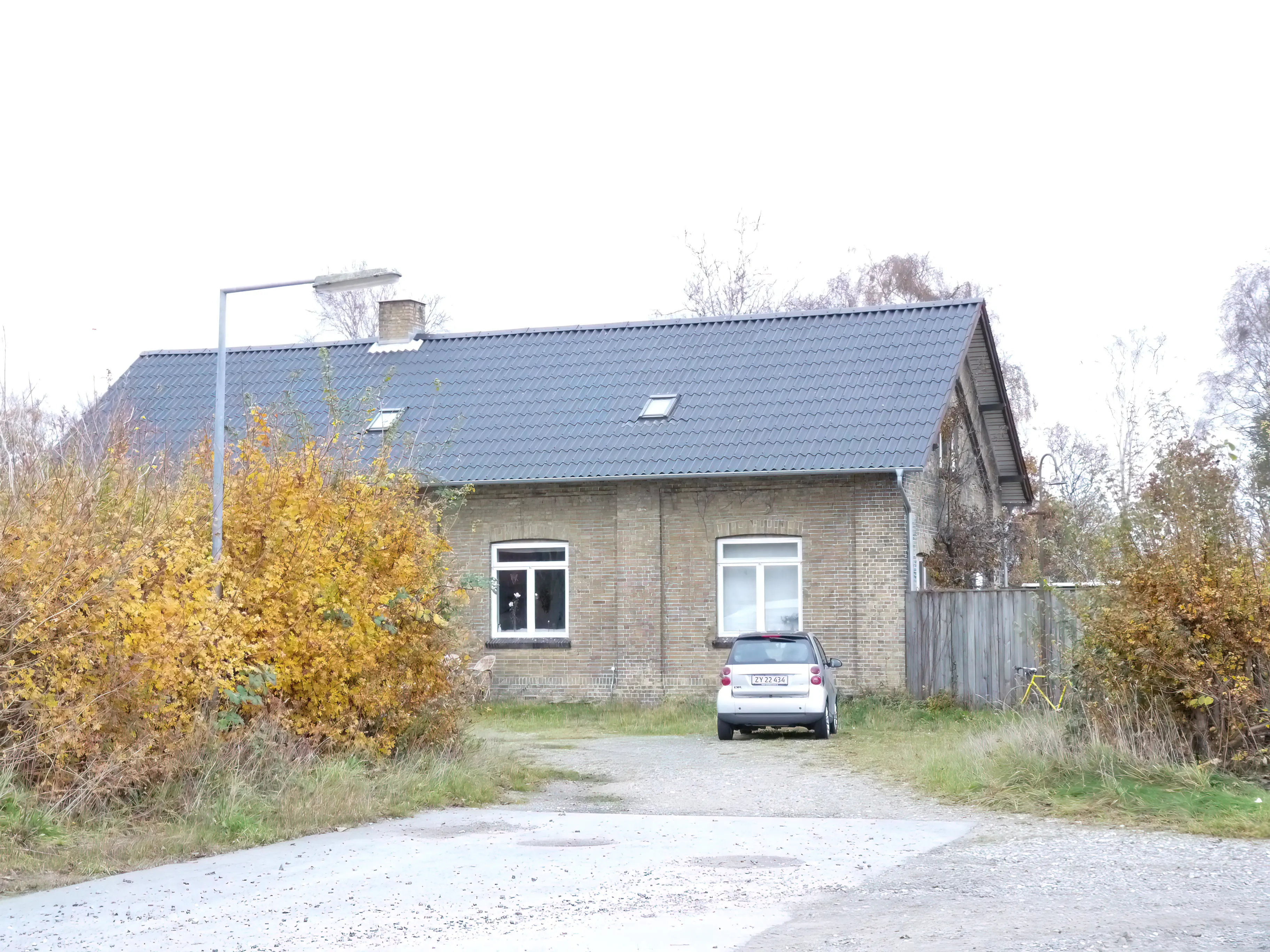 Billede af Hvorupgård Holdeplads med sidespor. Billede af Hvorupgård Holdeplads med sidespor.