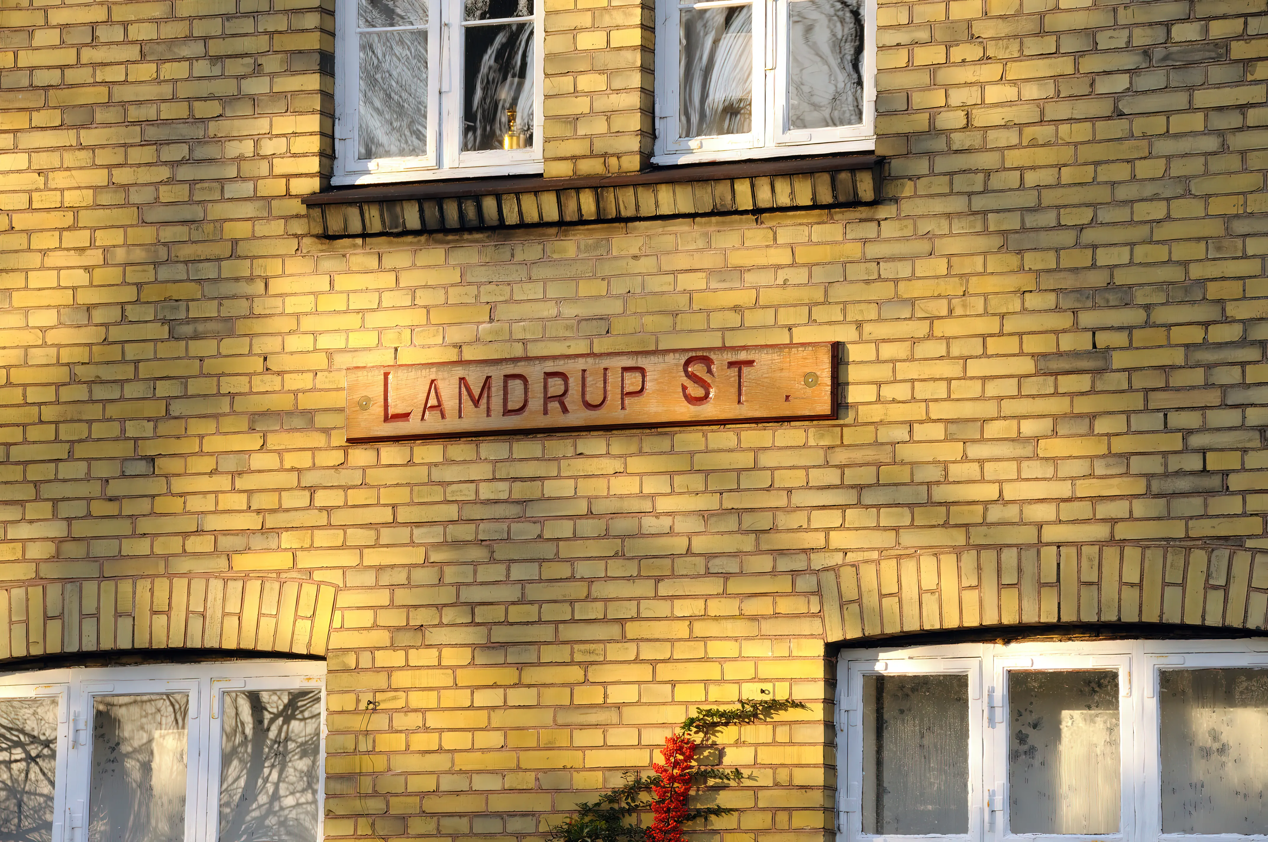 Billede af Lamdrup Station. Billede af Lamdrup Station.