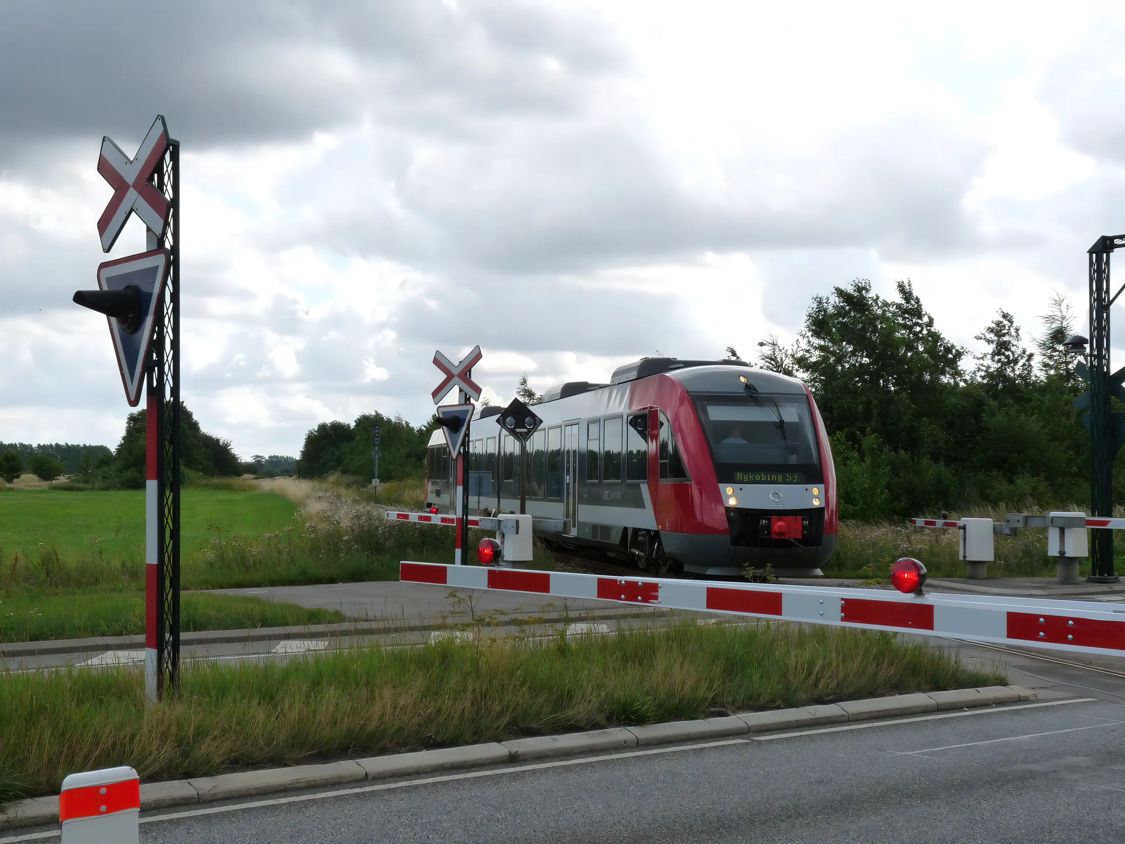 Billede af RTOG 2025-2125, tidligere VL 2025-2125 fotograferet ud for Mårsø Station. Billede af RTOG 2025-2125, tidligere VL 2025-2125 fotograferet ud for Mårsø Station.