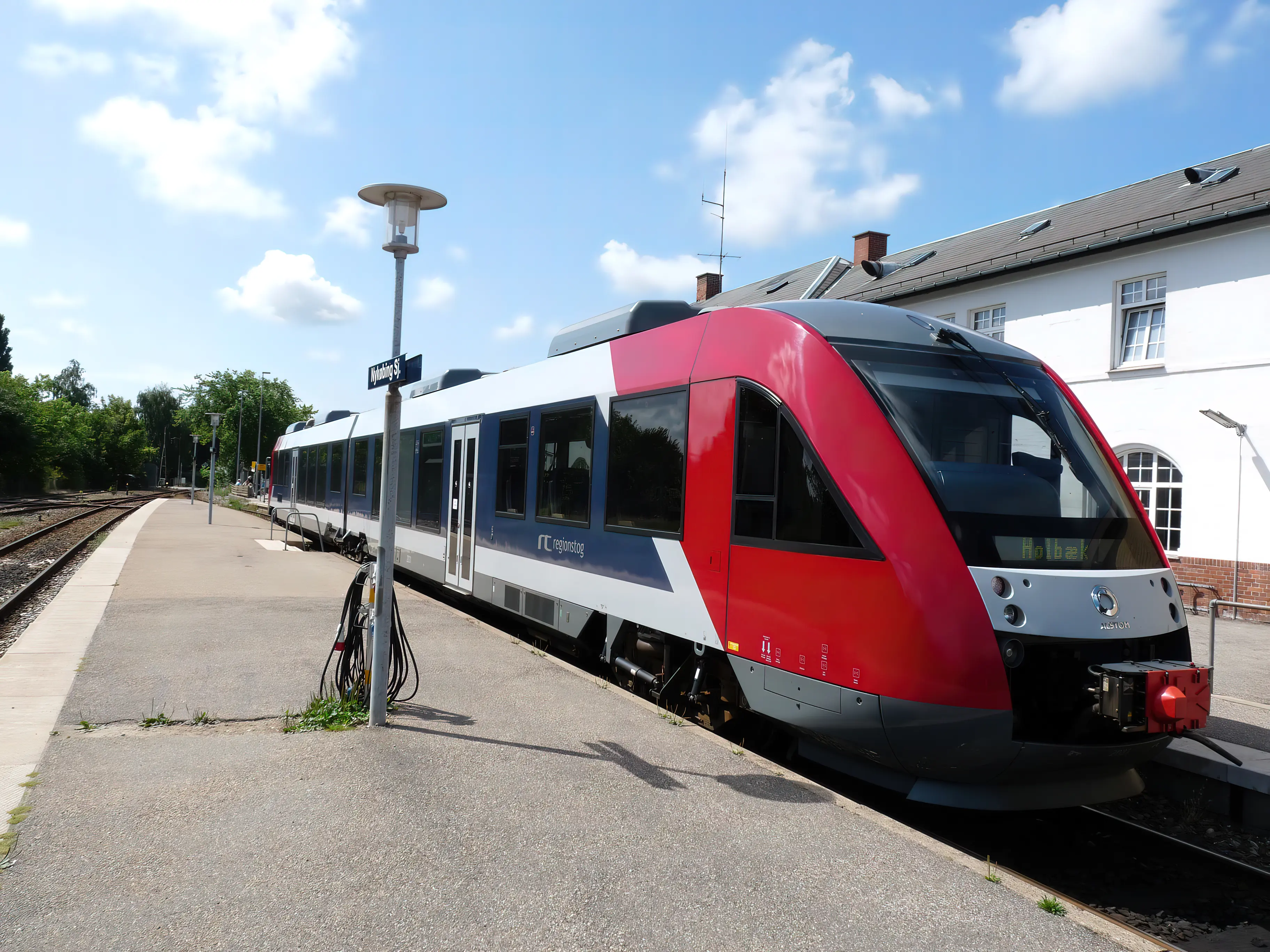 Billede af RTOG 2031-2131, tidligere VL 2031-2131 fotograferet ud for Nykøbing Sjælland Station. Billede af RTOG 2031-2131, tidligere VL 2031-2131 fotograferet ud for Nykøbing Sjælland Station.