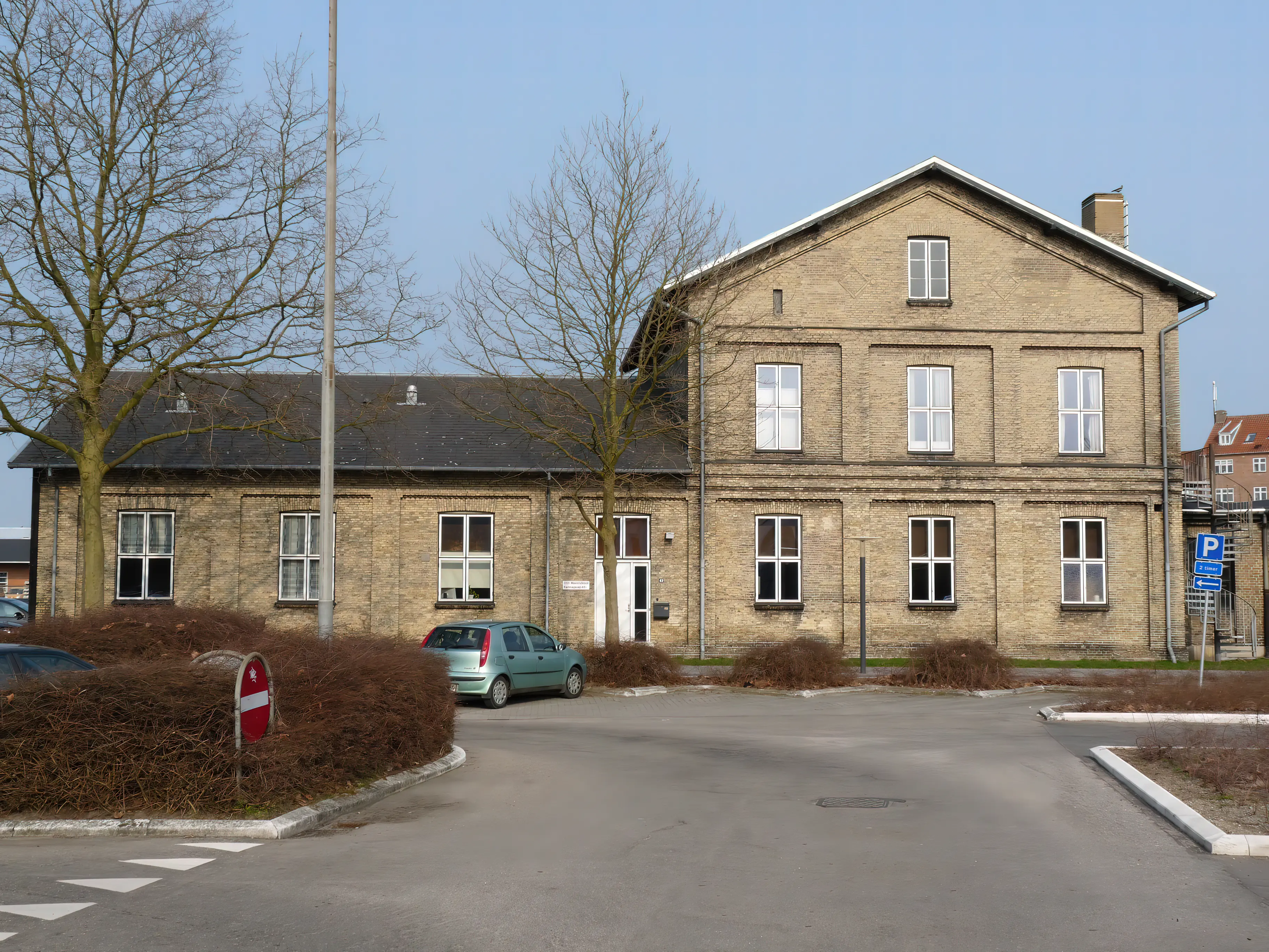 Billede af Næstved Station - bygningen ved remisen. Billede af Næstved Station - bygningen ved remisen.
