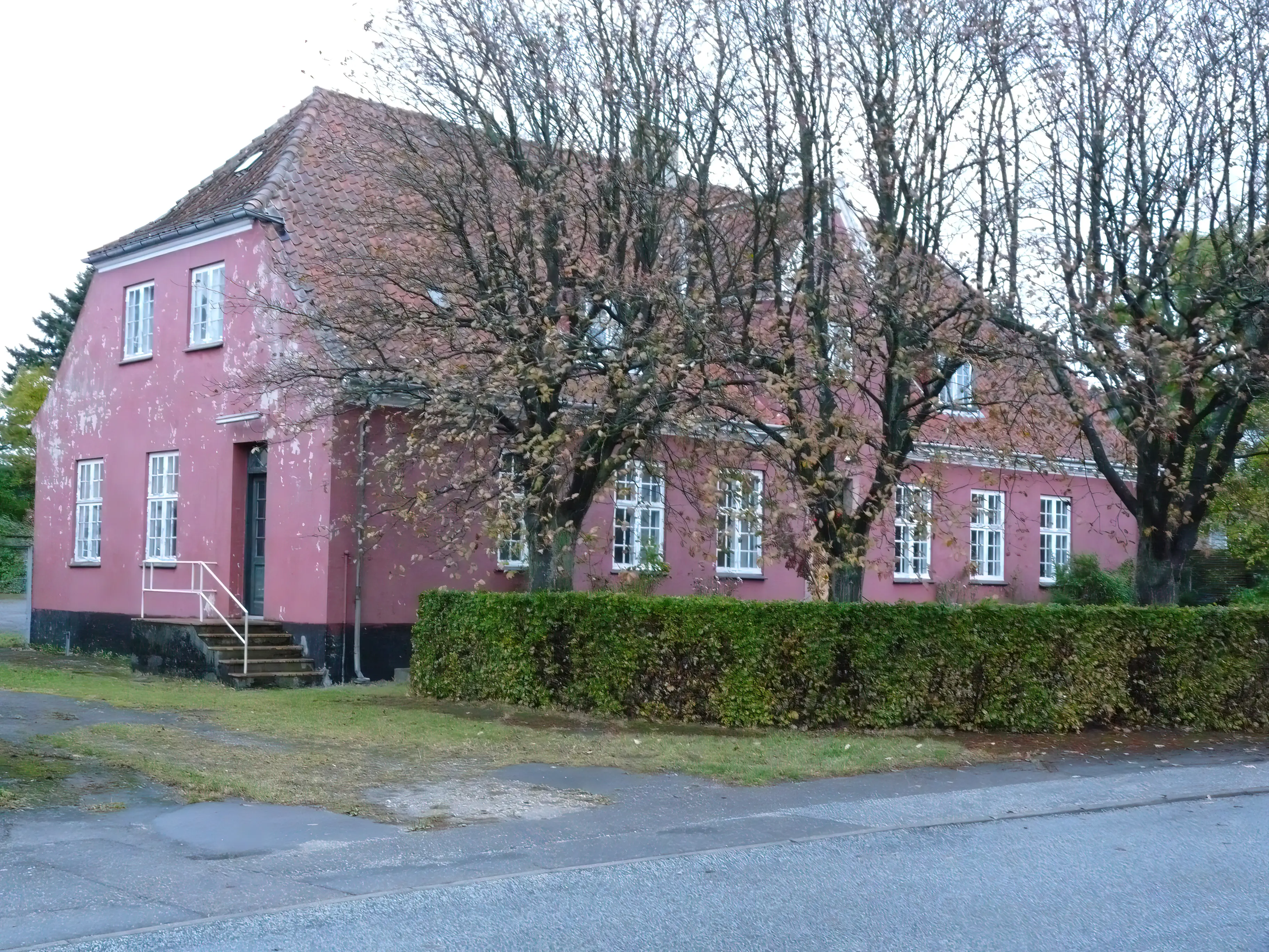 Billede af Posthuset over for Skibby Station. Billede af Posthuset over for Skibby Station.