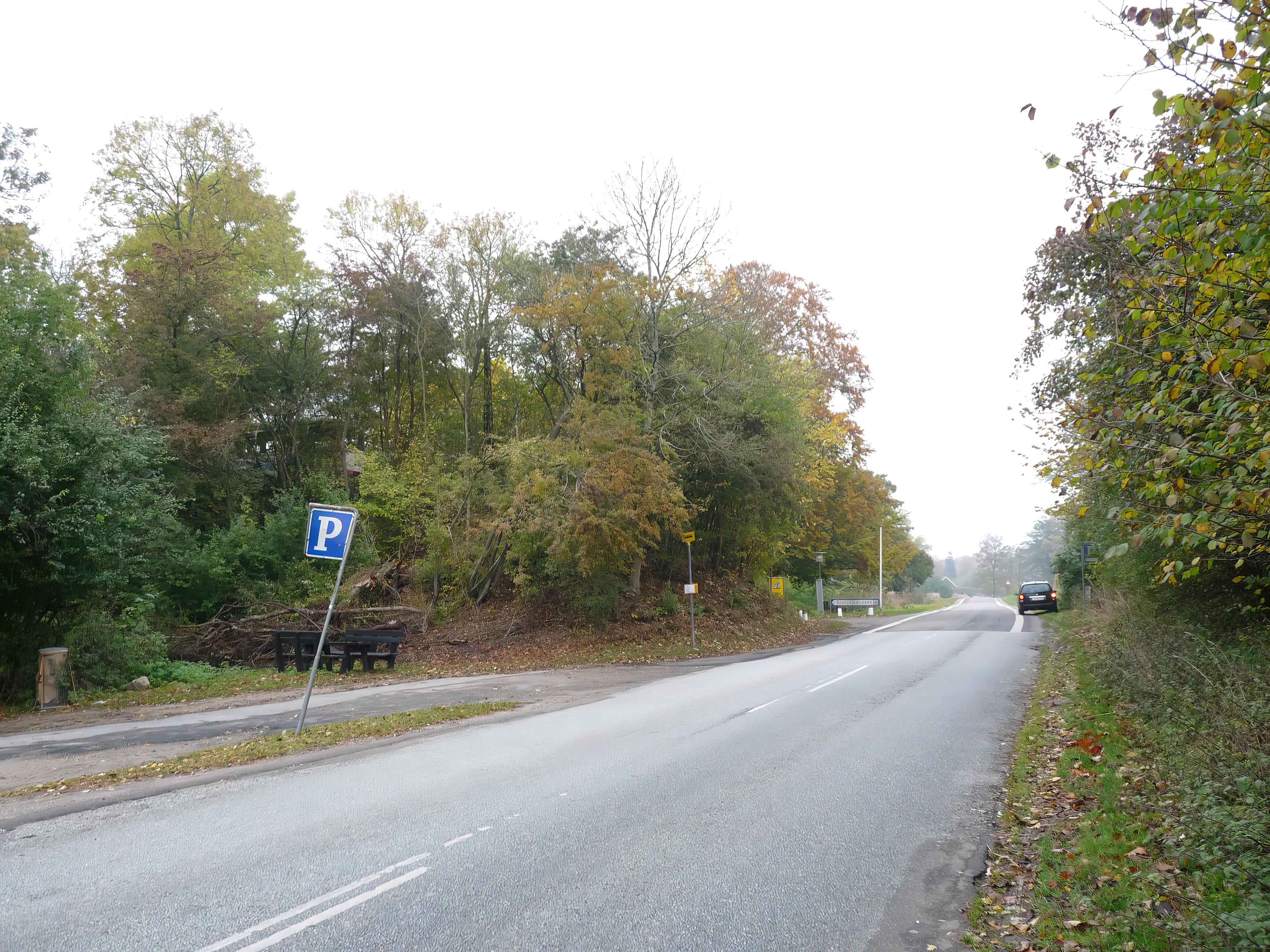 Billede af Skjoldenæsholm Trinbræt - Billetsalgssted er nedrevet, men Skjoldenæsholm Trinbræt har ligget her.