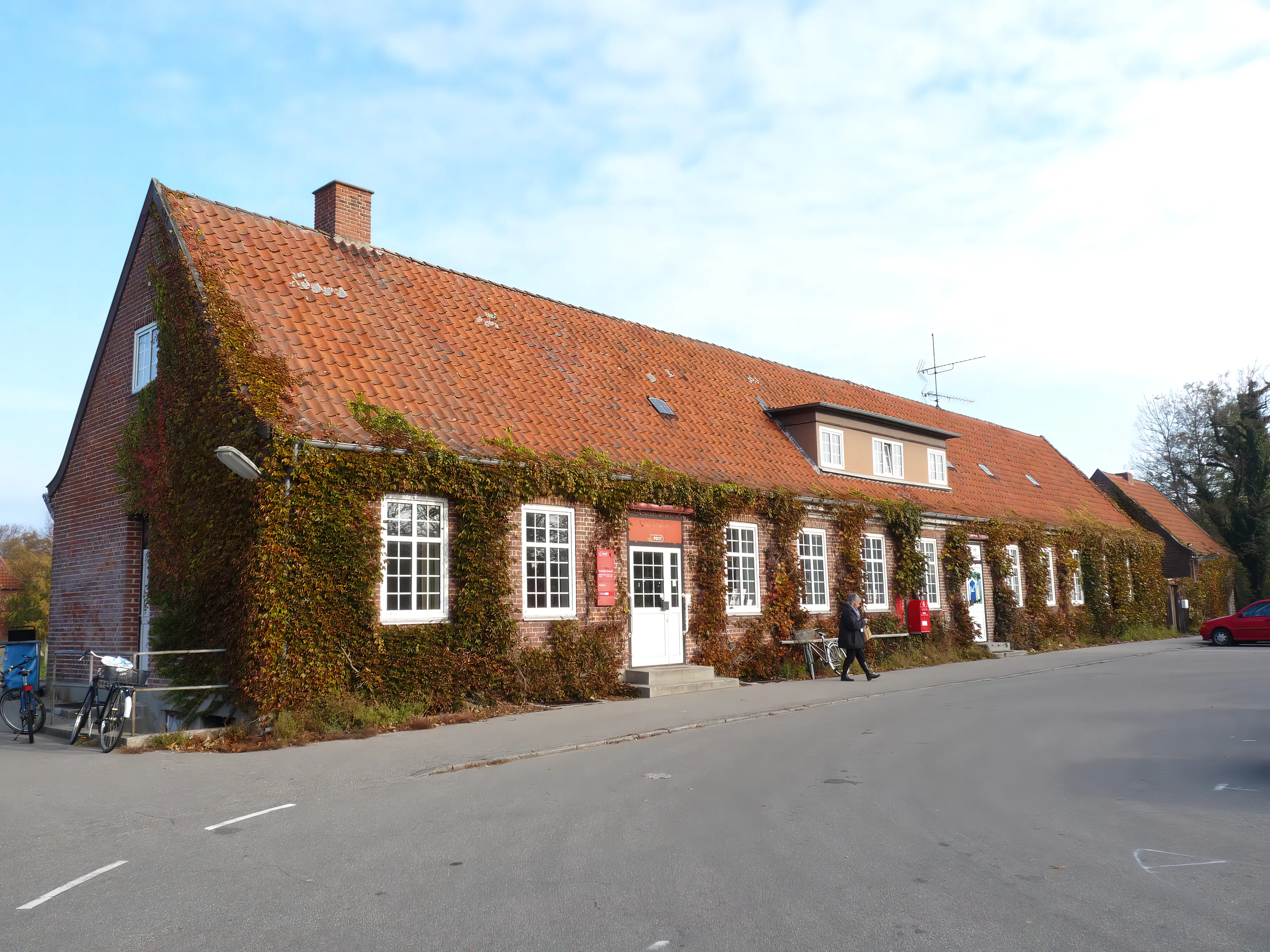 Billede af Tisvildeleje Station.