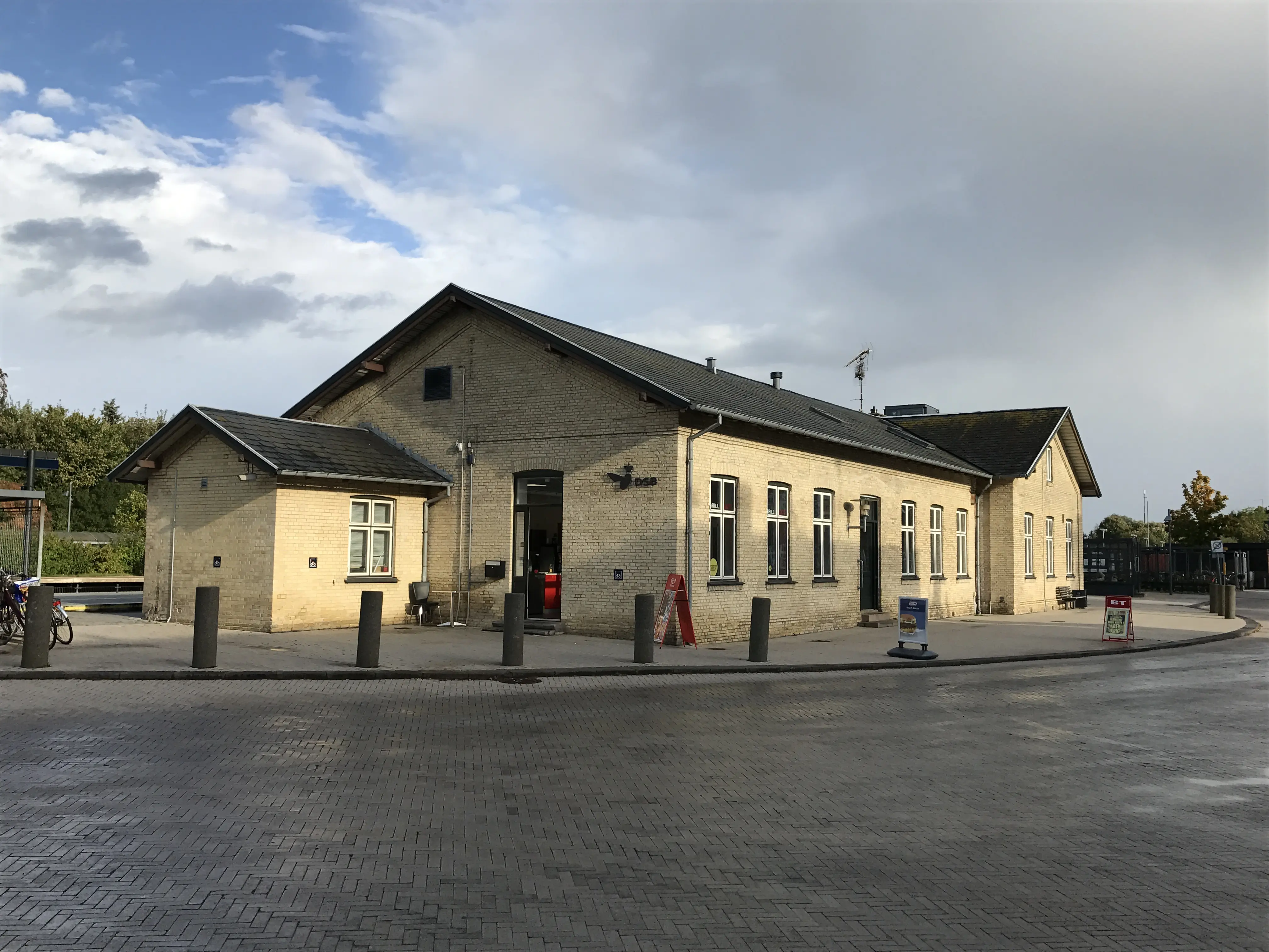 Billede af Tølløse Station. Billede af Tølløse Station.