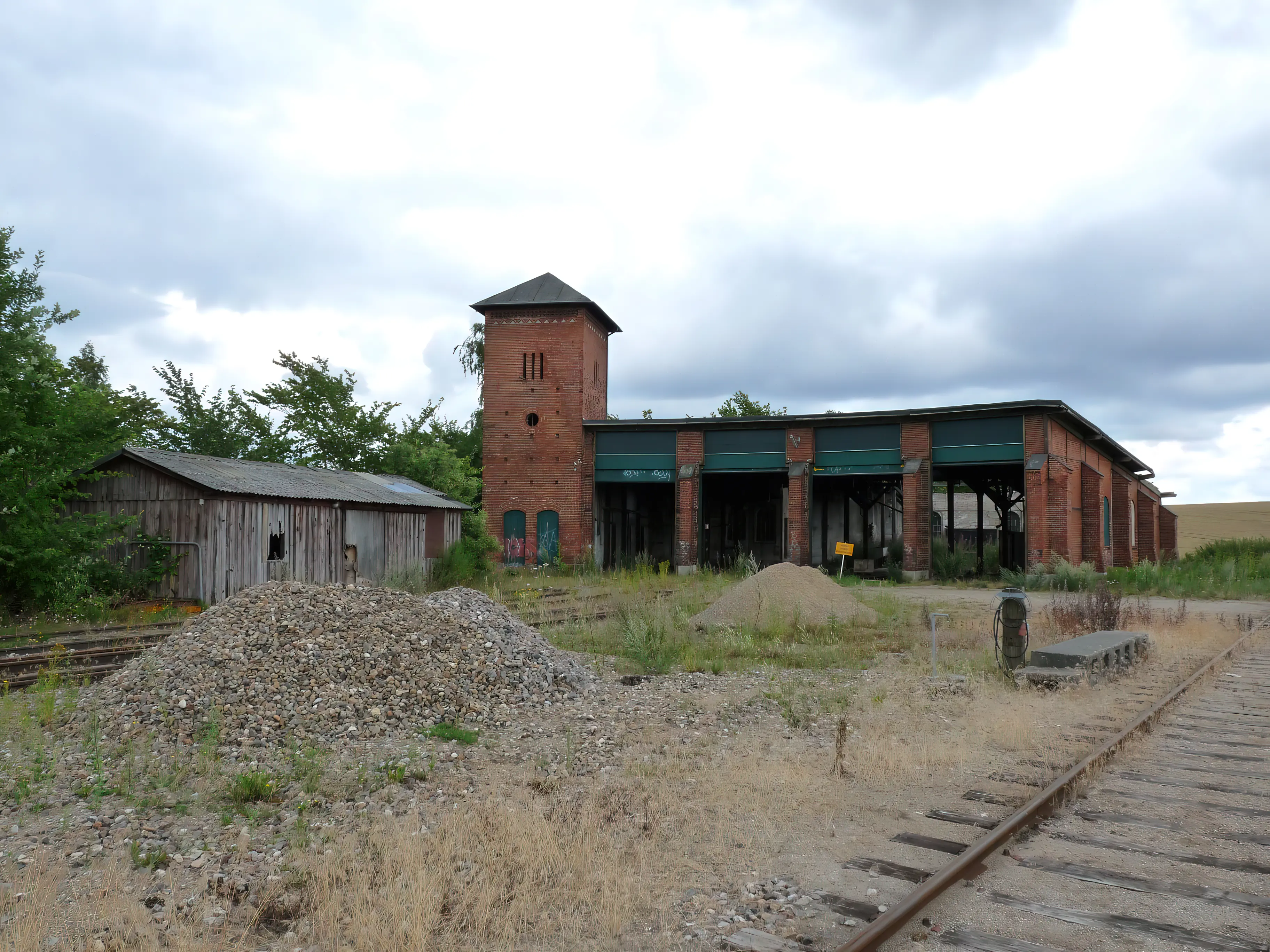 Billede af Tølløse Stations remise. Billede af Tølløse Stations remise.