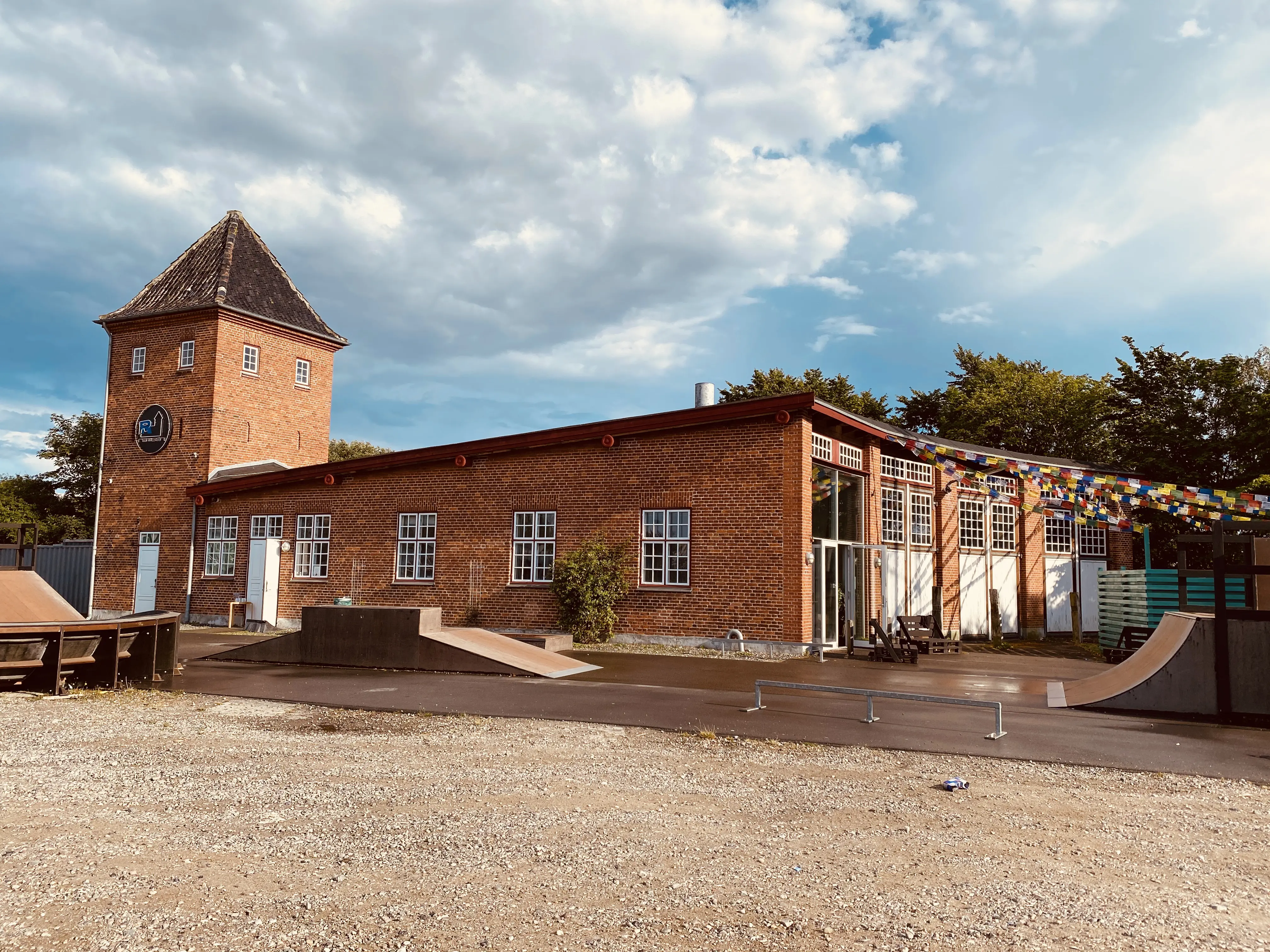 Billede af Gilleleje Stations remise.