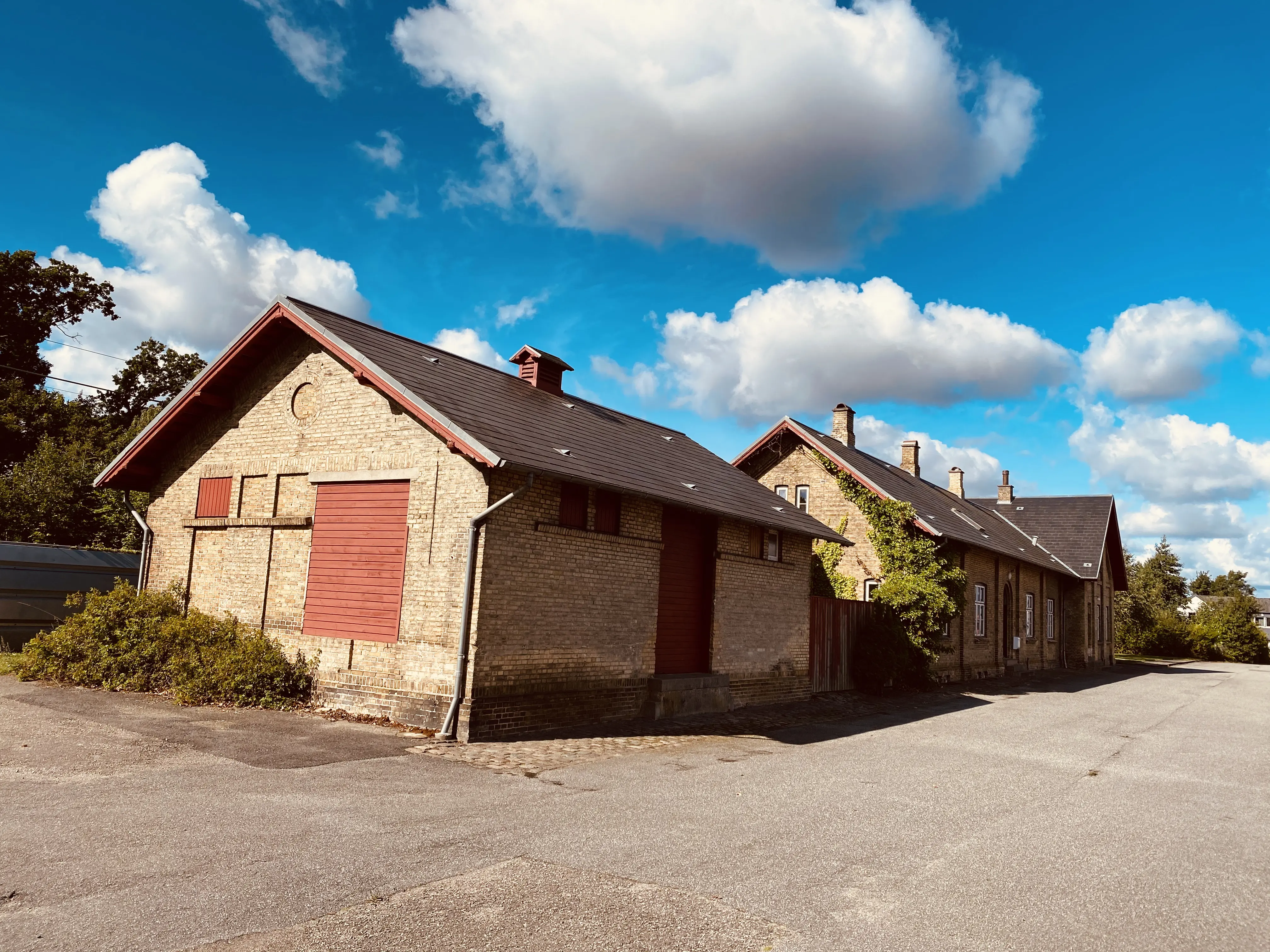Billede af Langeskov Stations varehus. Billede af Langeskov Stations varehus.