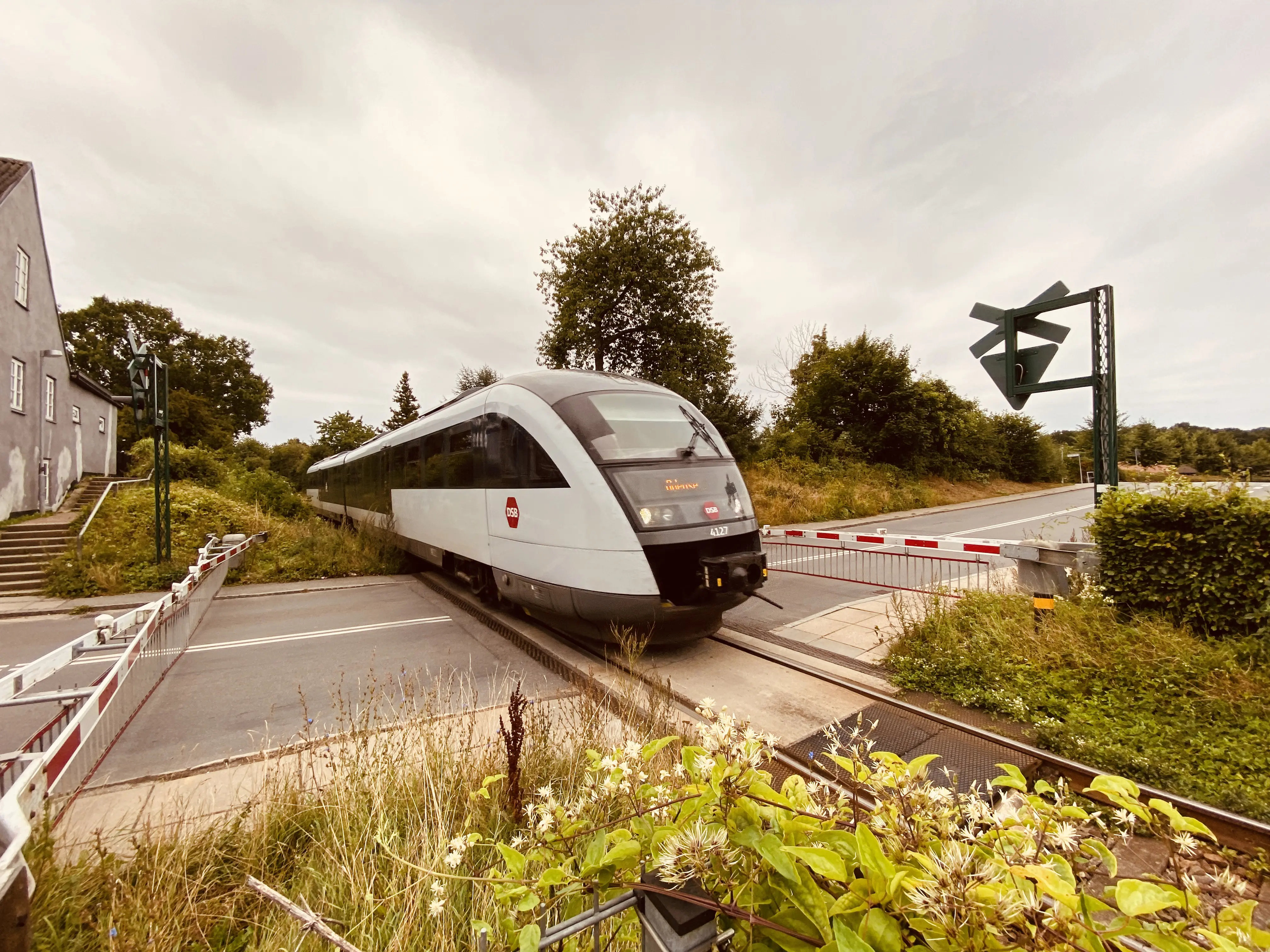 Billede af DSB MQ 4127-4927 fotograferet ud for Svendborg Vest Trinbræt.