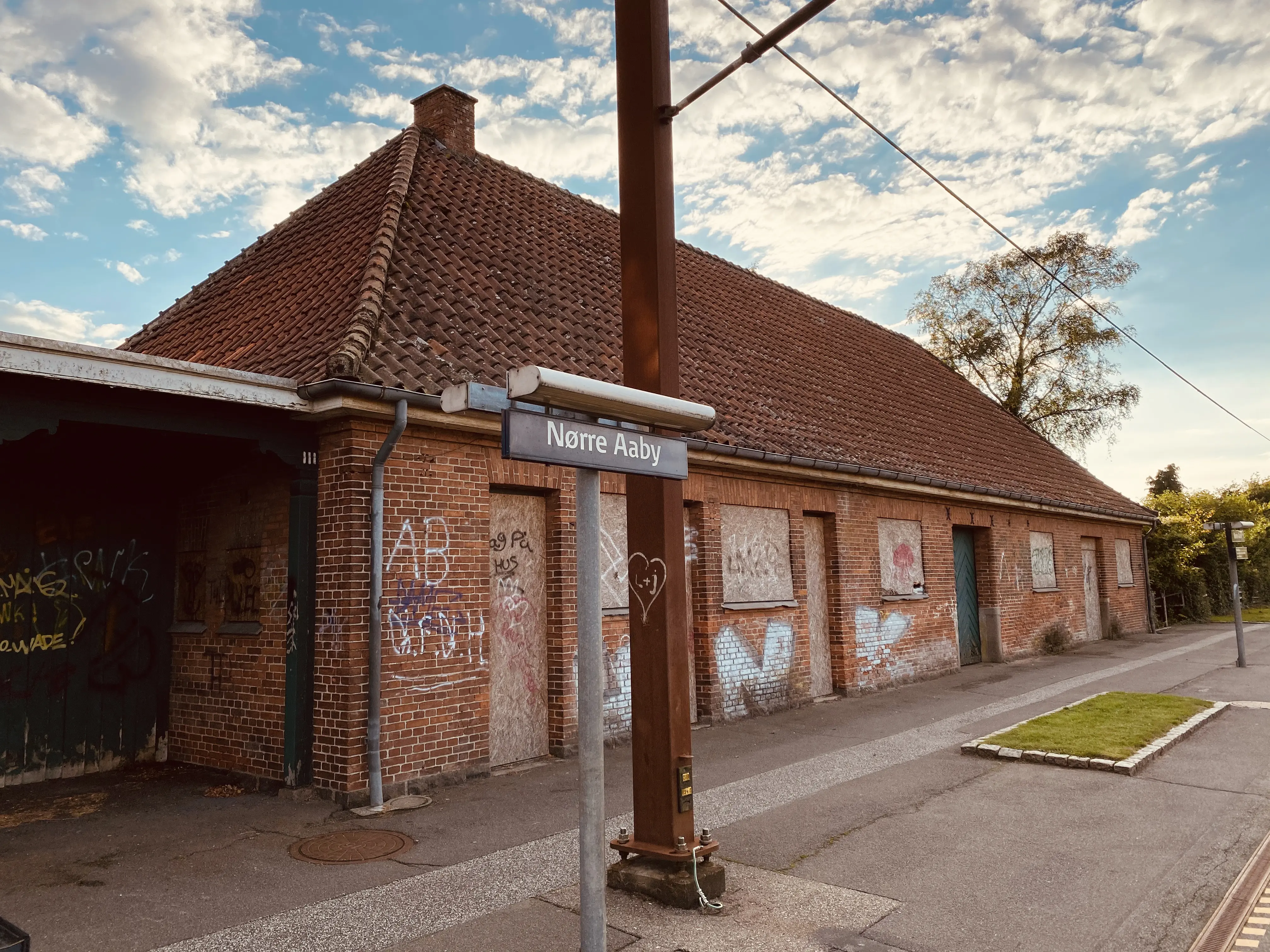 Billede af Nørre Aaby Stations varehus.