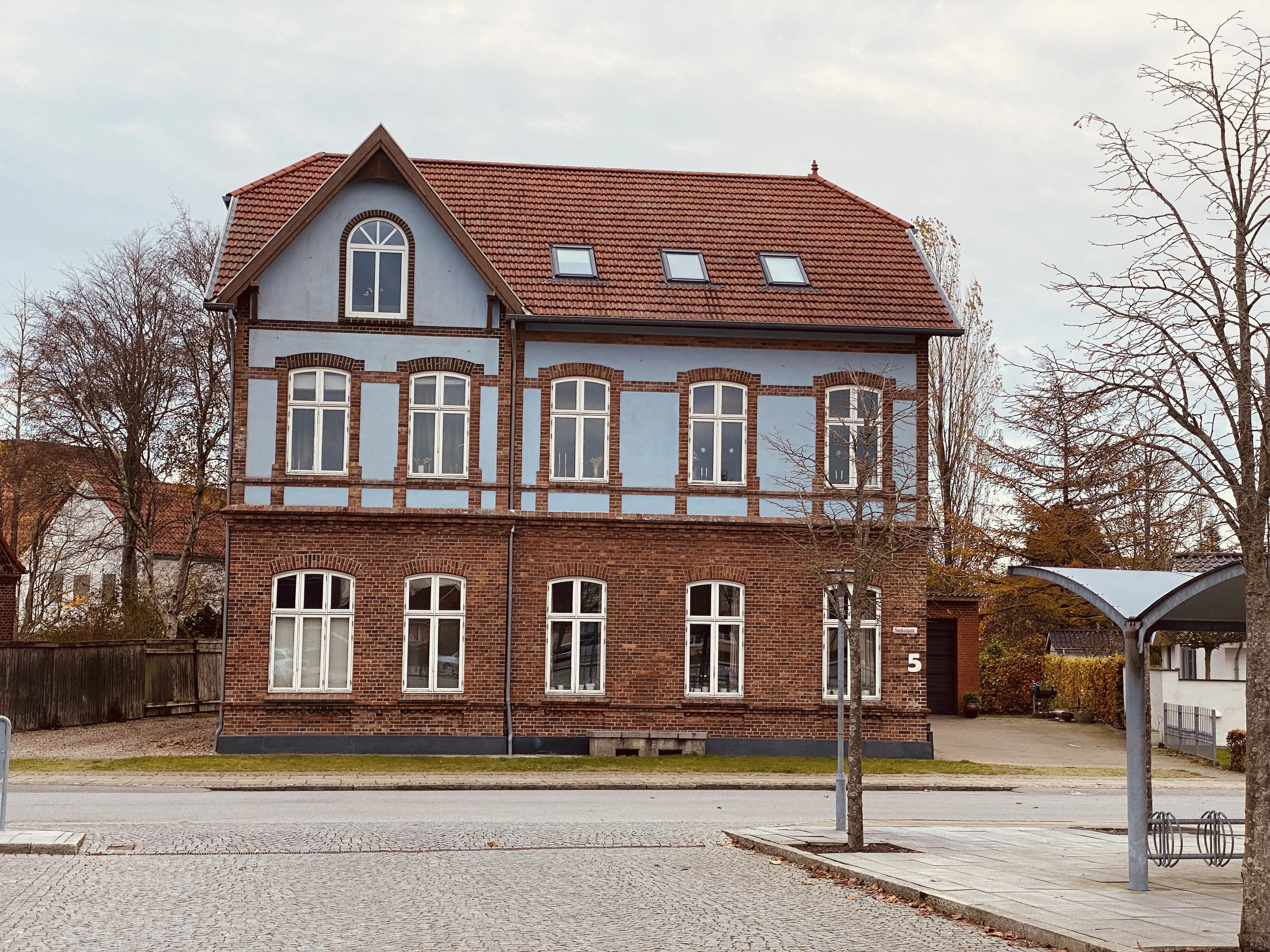 Billede af Toftlund Stations posthus.