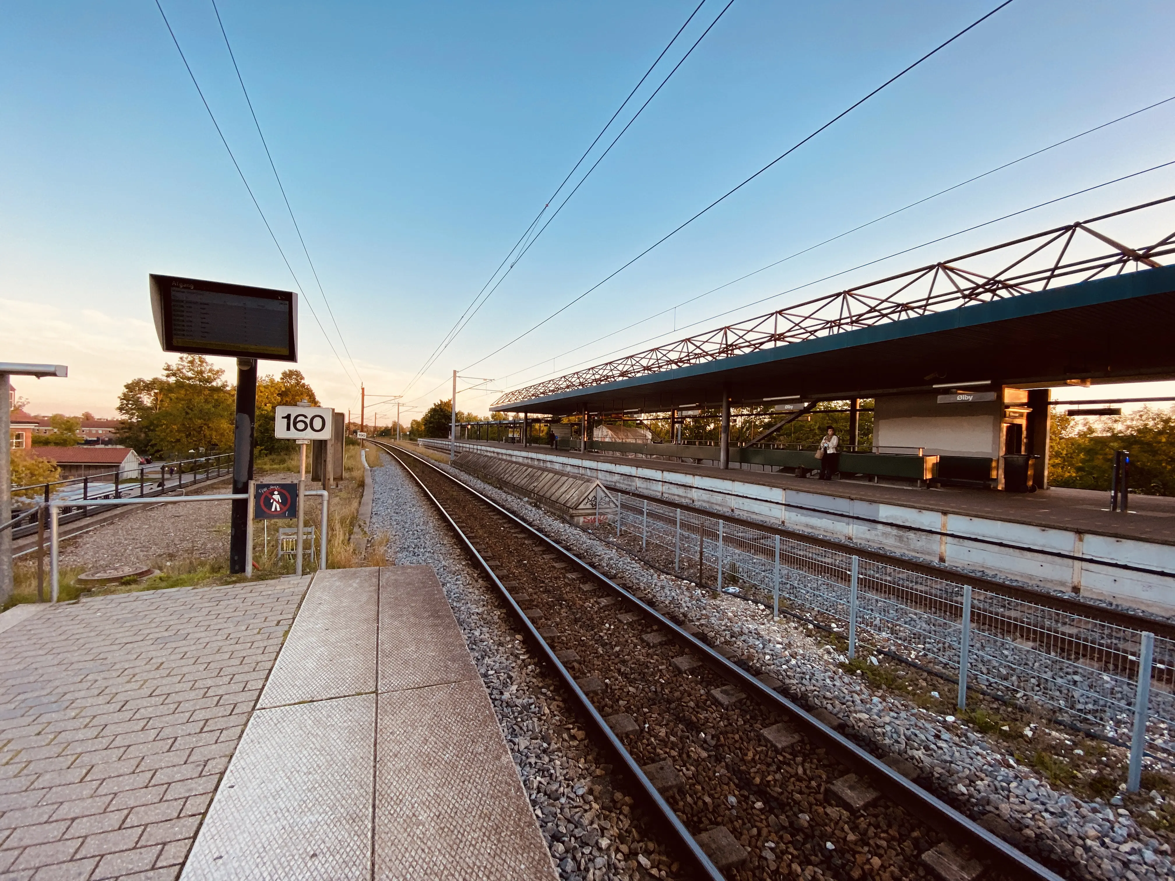 Billede af Ølby S-togstrinbræt. Billede af Ølby S-togstrinbræt.